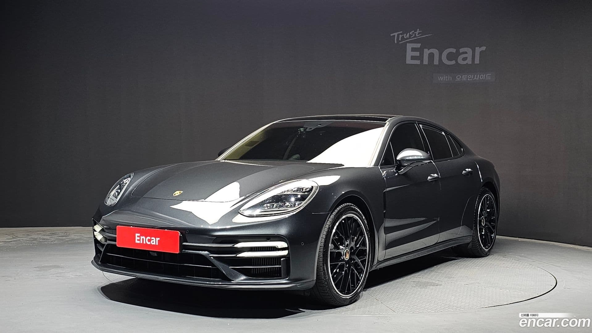 Main__Slider__Photo:Panamera Porsche 2021.2-0