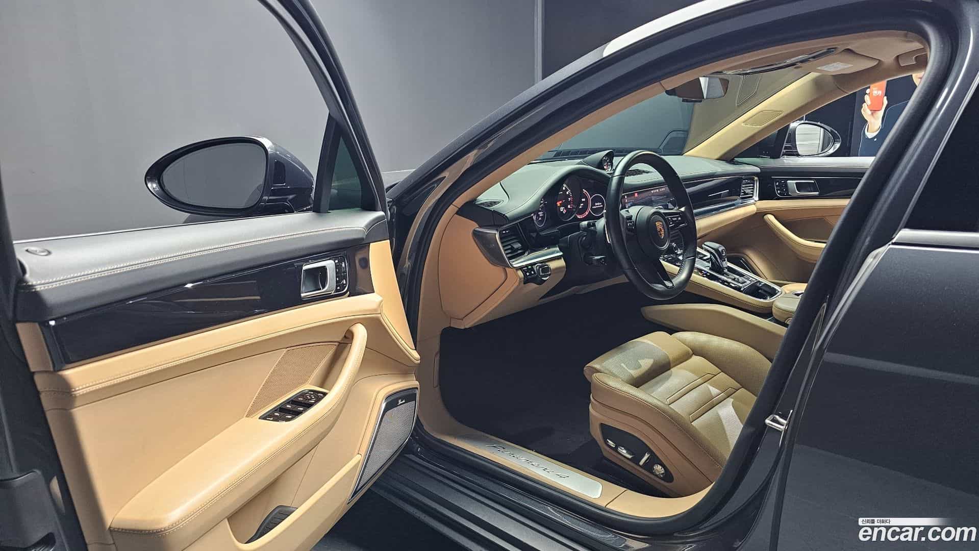 Panamera Porsche 2021.2-INNER-010