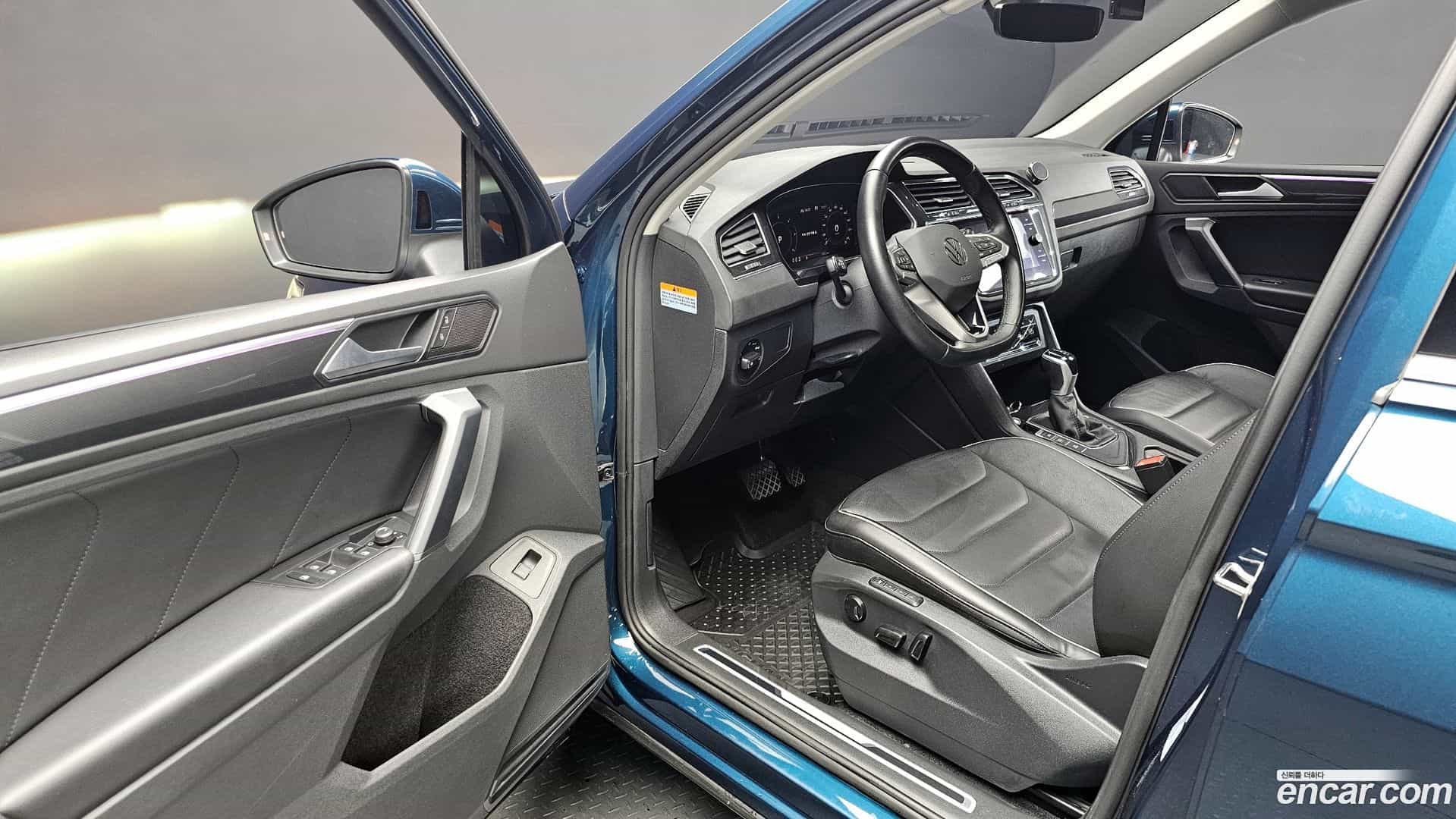 Tiguan Volkswagen 2022.11-INNER-010