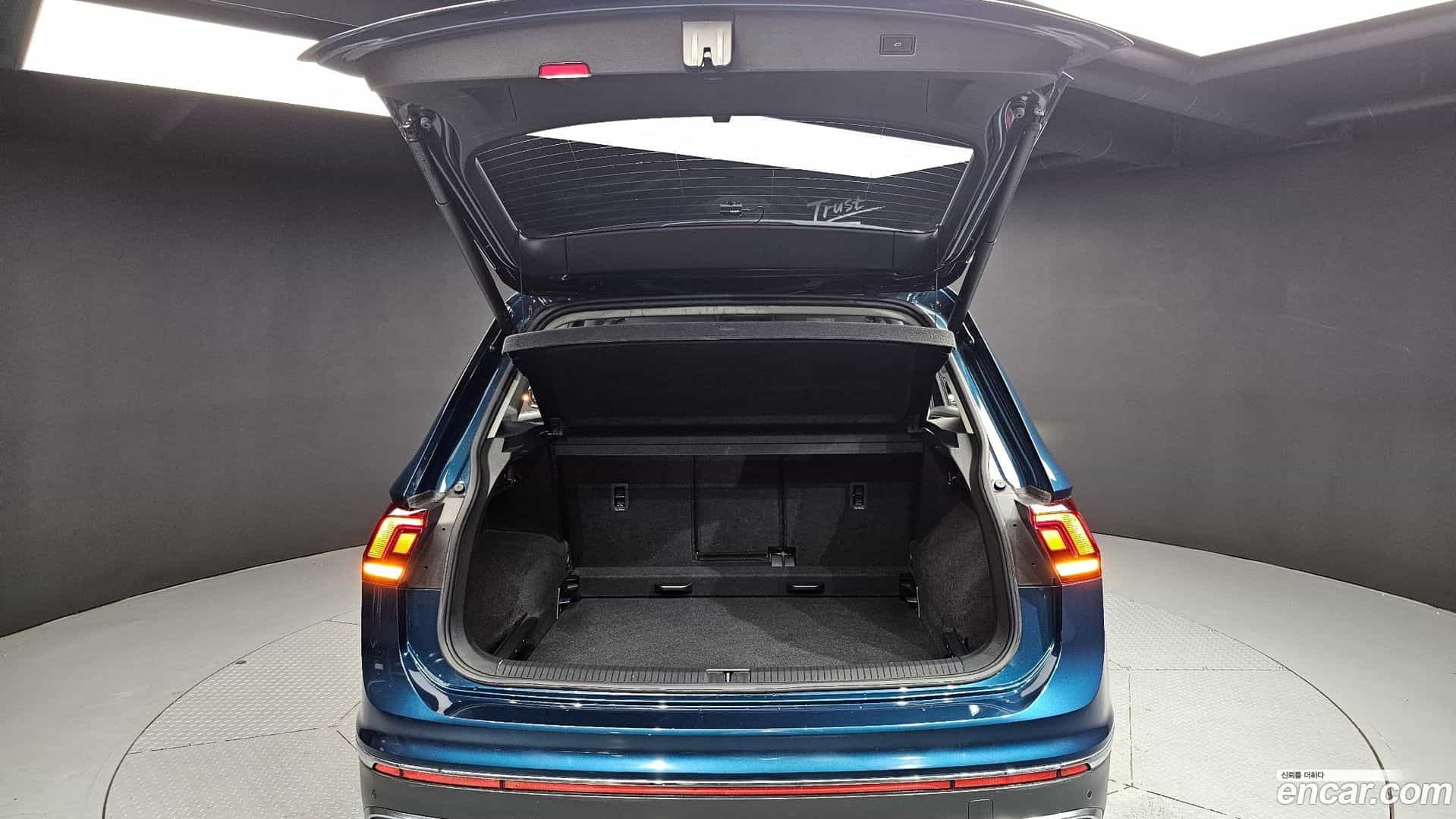 Tiguan Volkswagen 2022.11-OPTION-024
