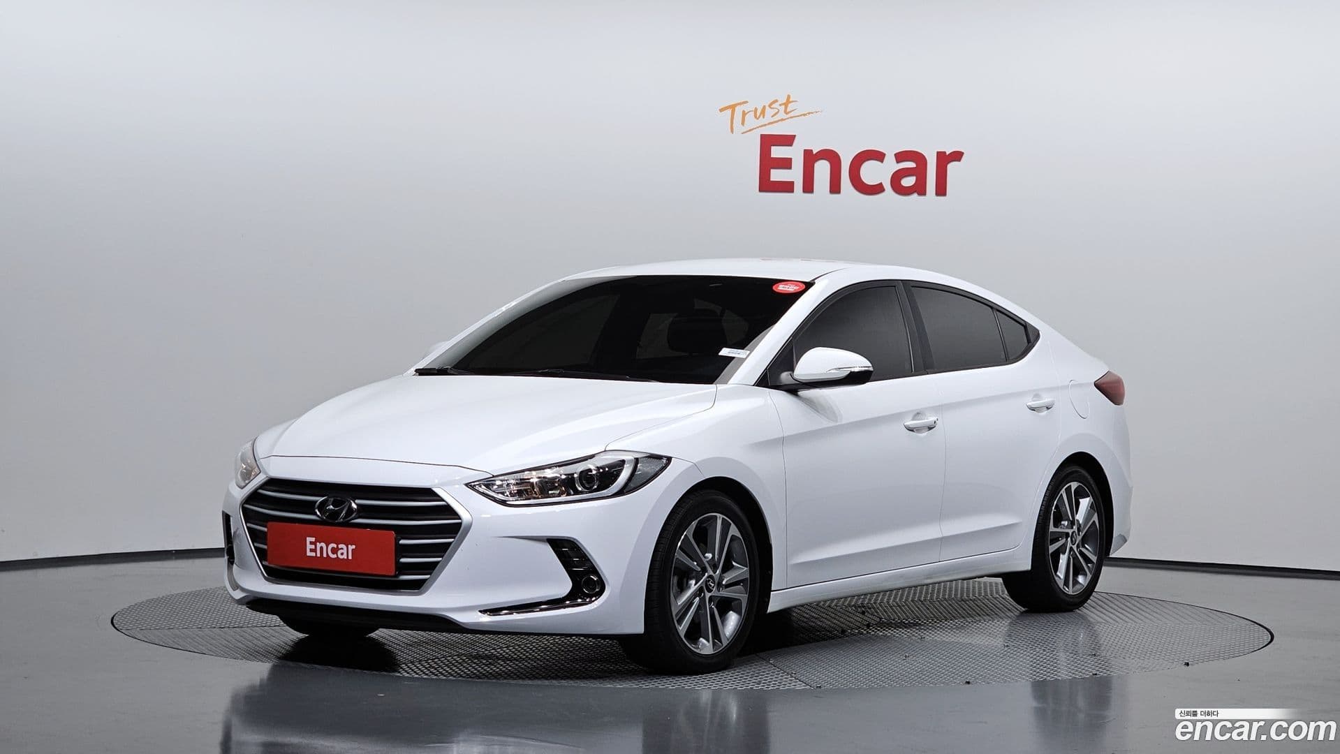 Main__Slider__Photo:AVANTE Hyundai 2018.8-0