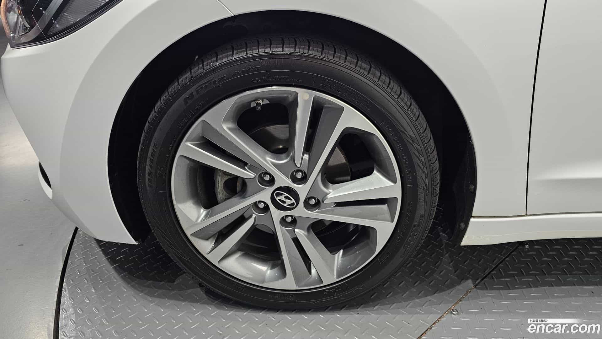 AVANTE Hyundai 2018.8-OUTER-005