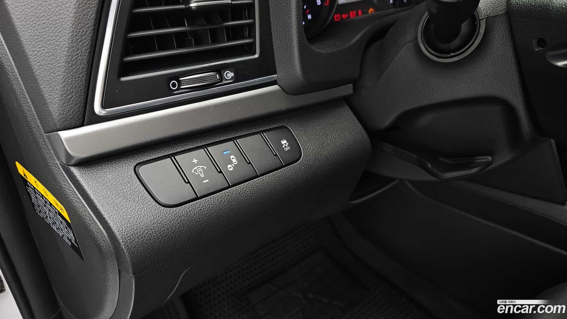 AVANTE Hyundai 2018.8-OPTION-021