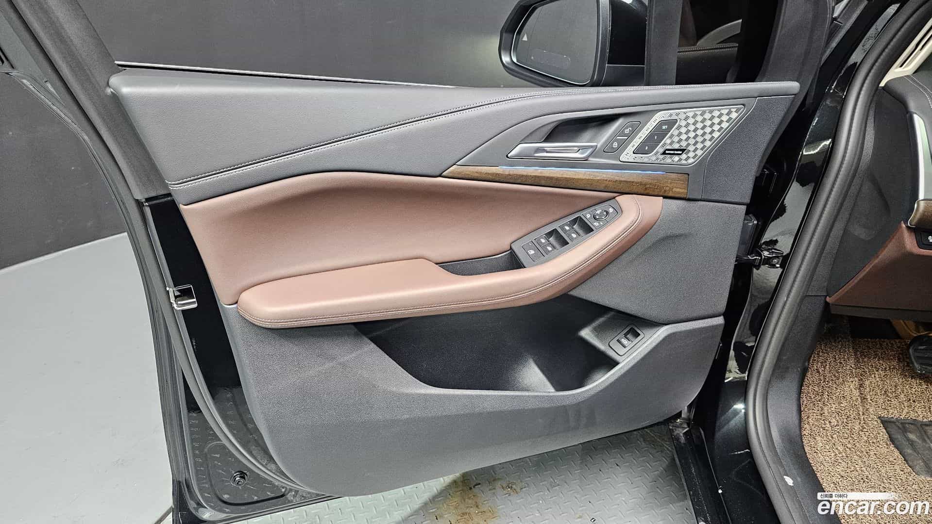 2-Series BMW 2025.2-INNER-034