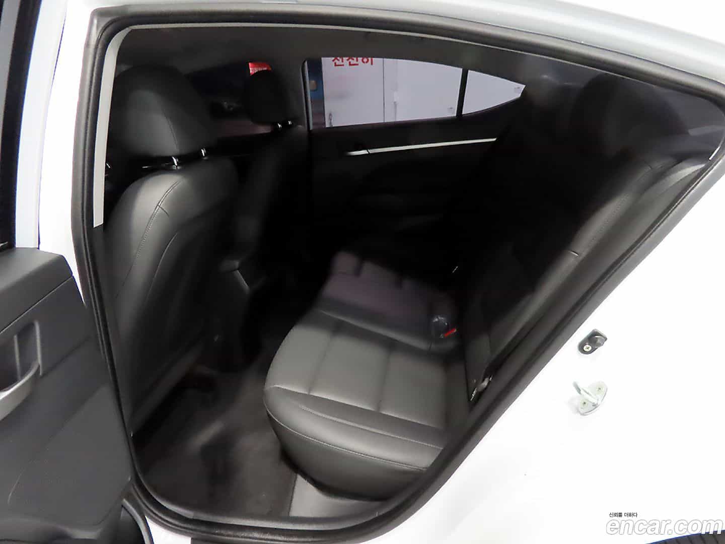 AVANTE Hyundai 2019.3-INNER-007