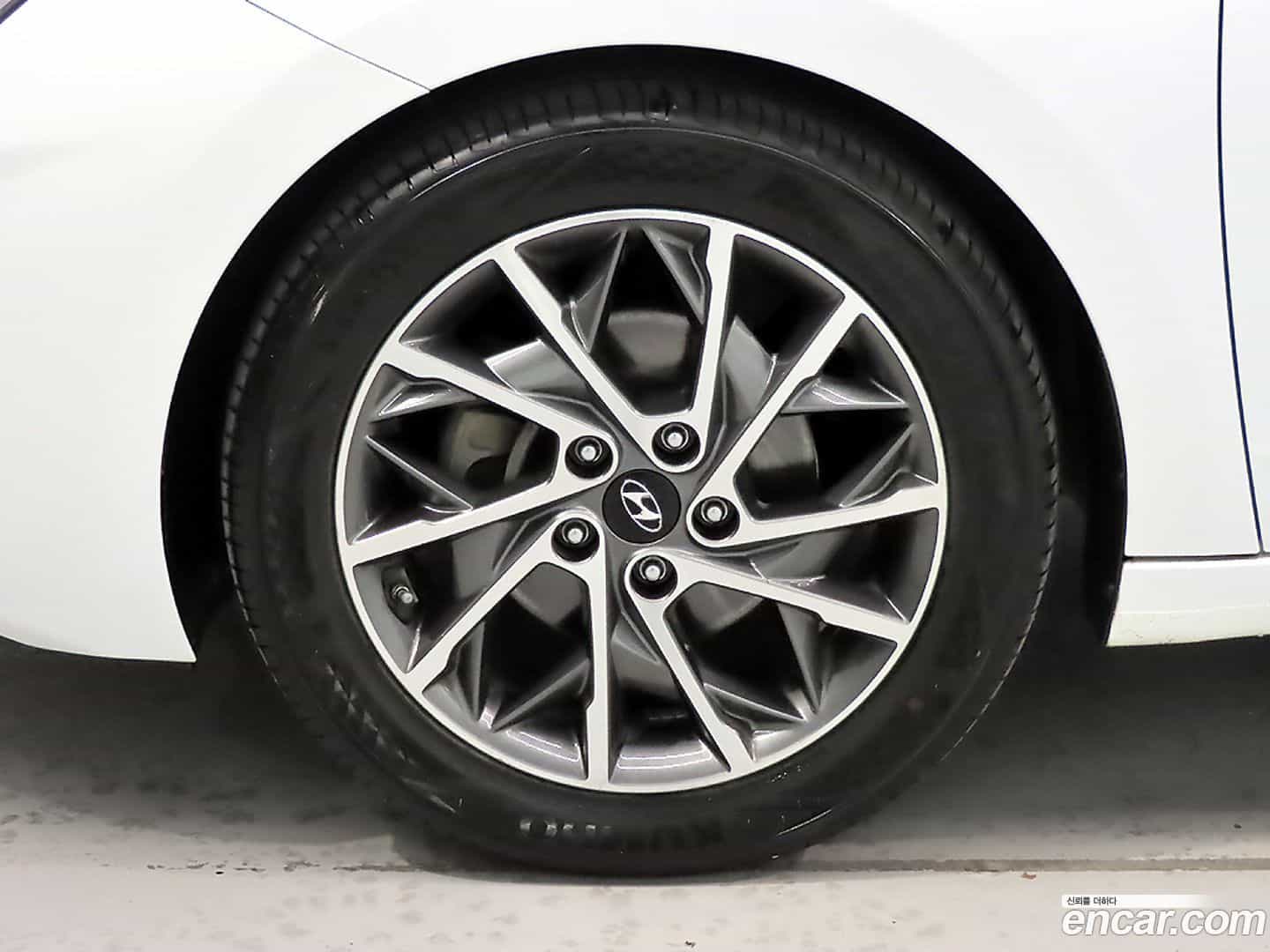 AVANTE Hyundai 2019.3-OPTION-024