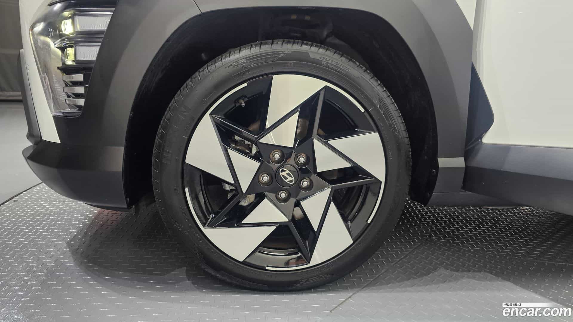 Kona Hyundai 2023.5-OUTER-031