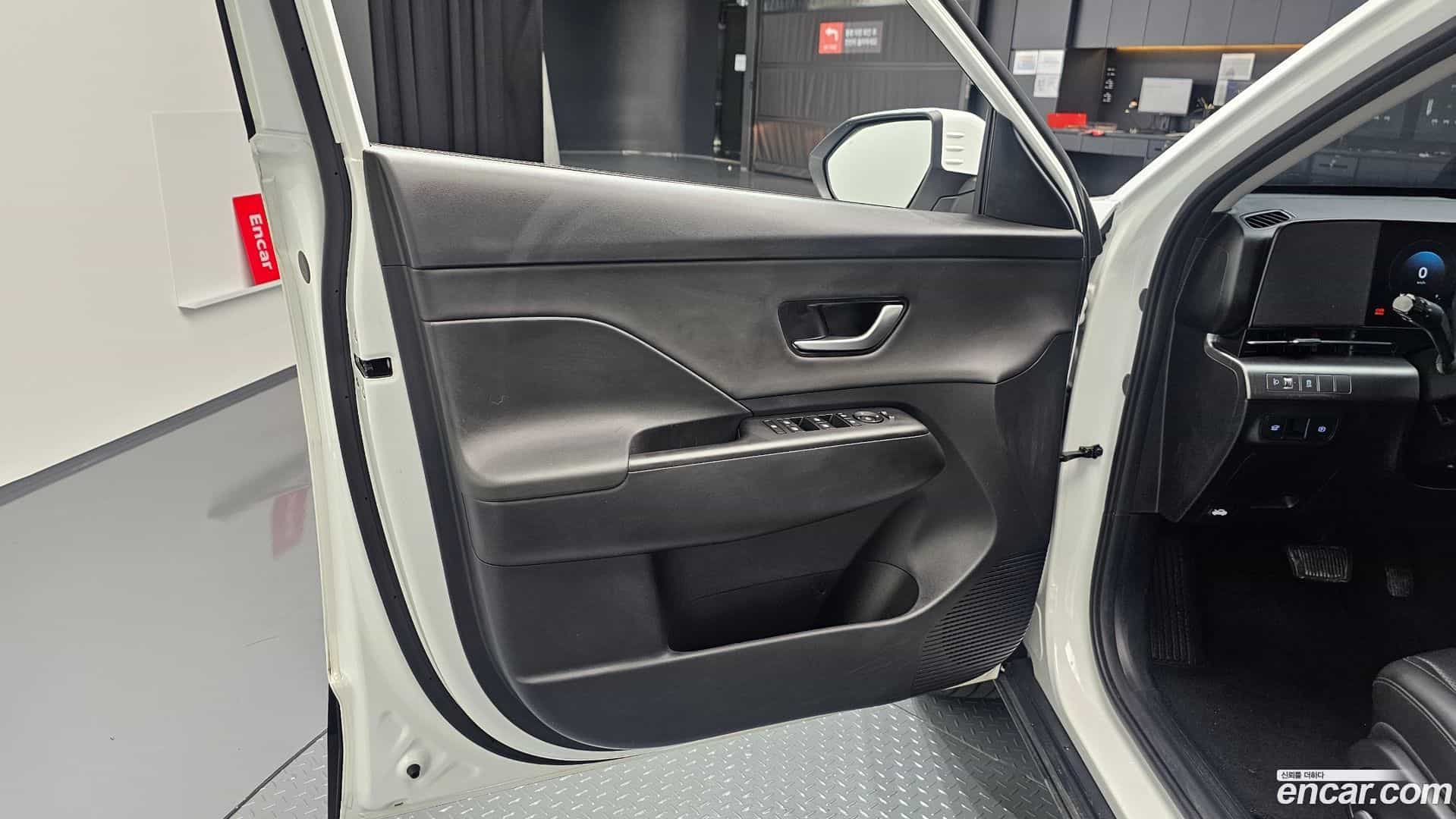 Kona Hyundai 2023.5-INNER-034