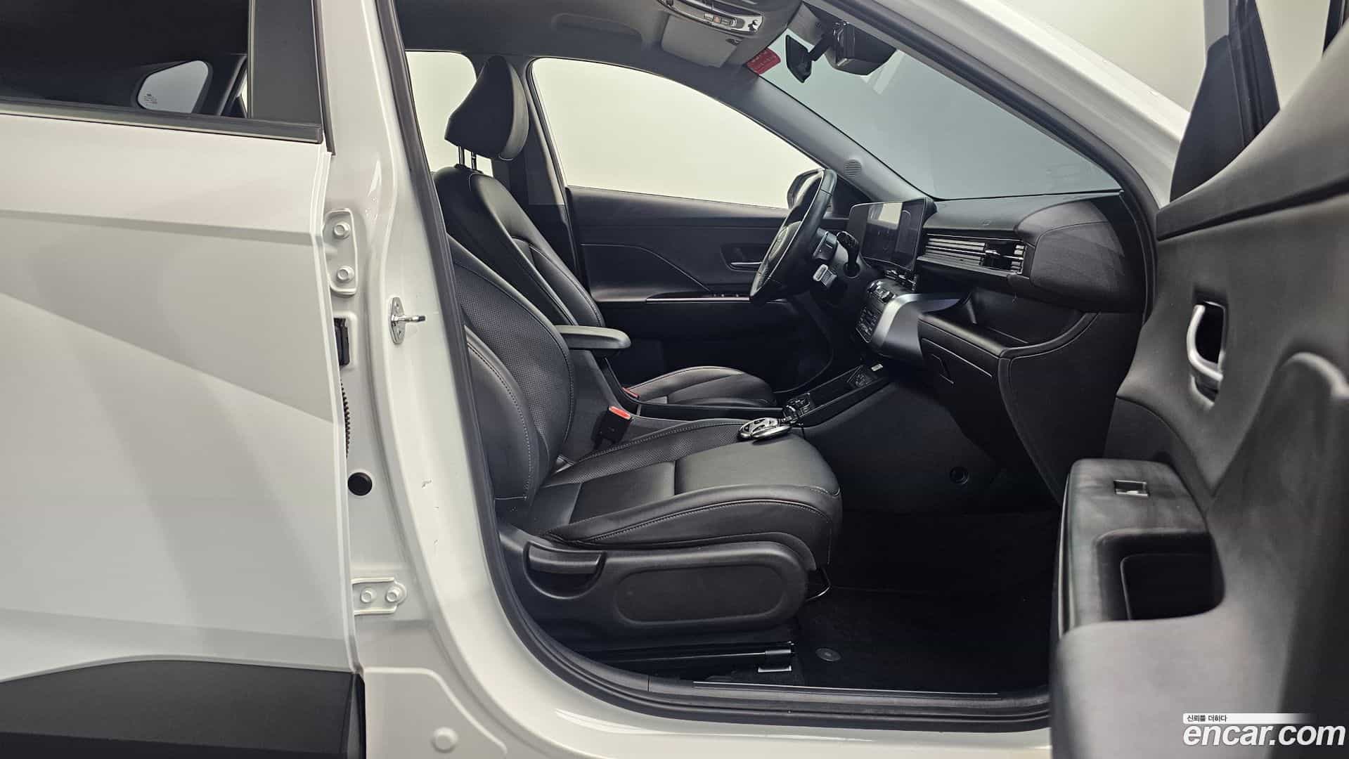 Kona Hyundai 2023.5-INNER-036