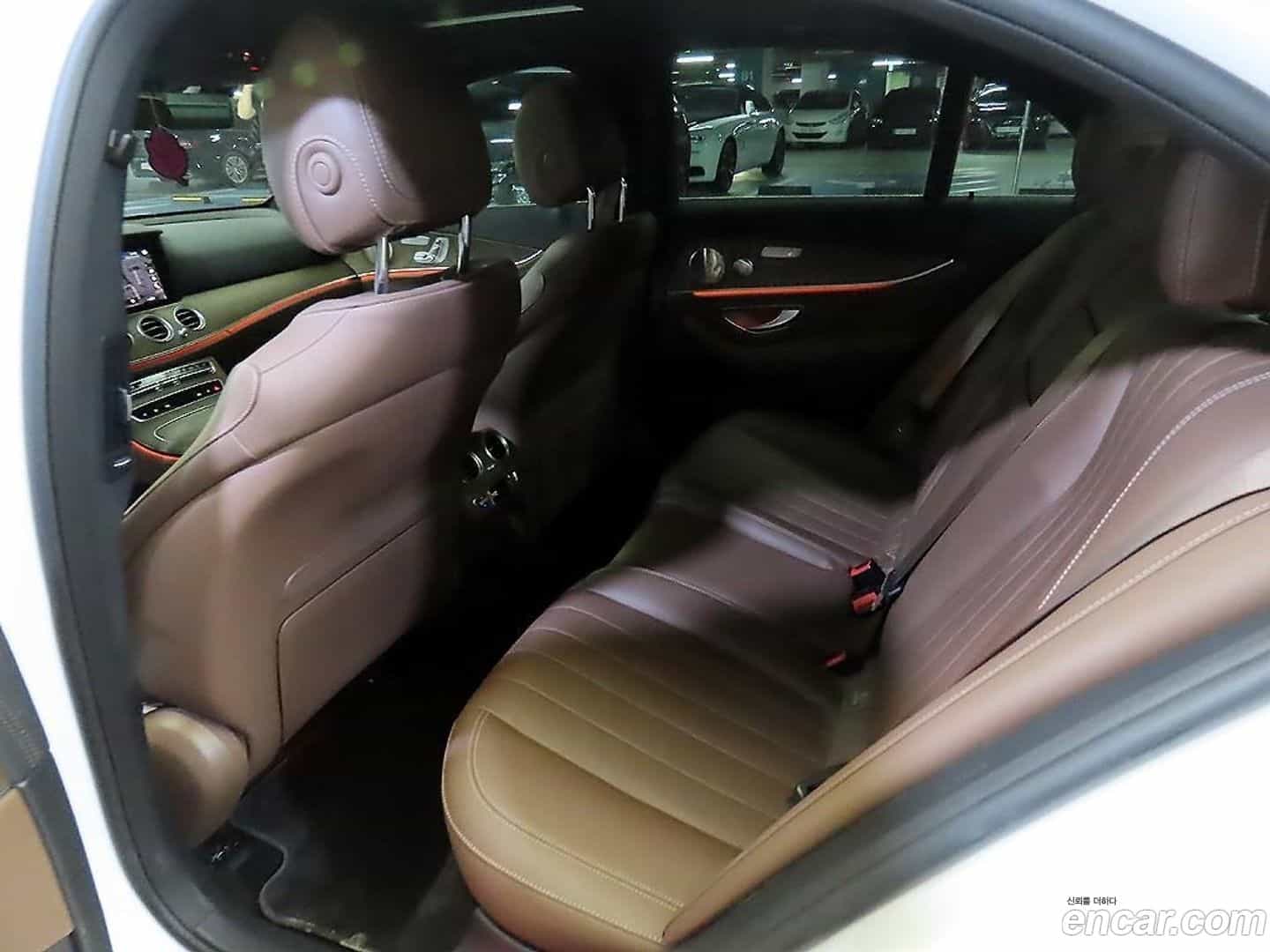 E-Class Mercedes-Benz 2022.10-INNER-010