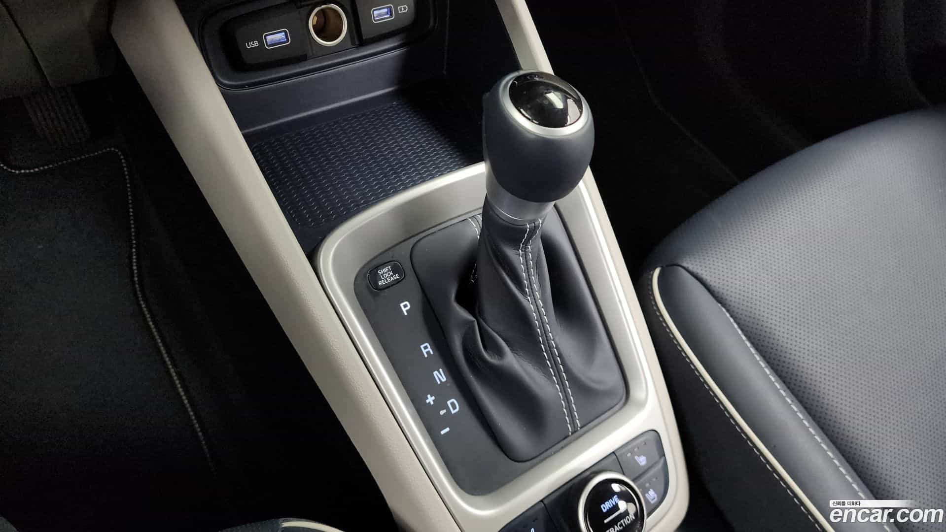 Venue Hyundai 2022.6-INNER-009