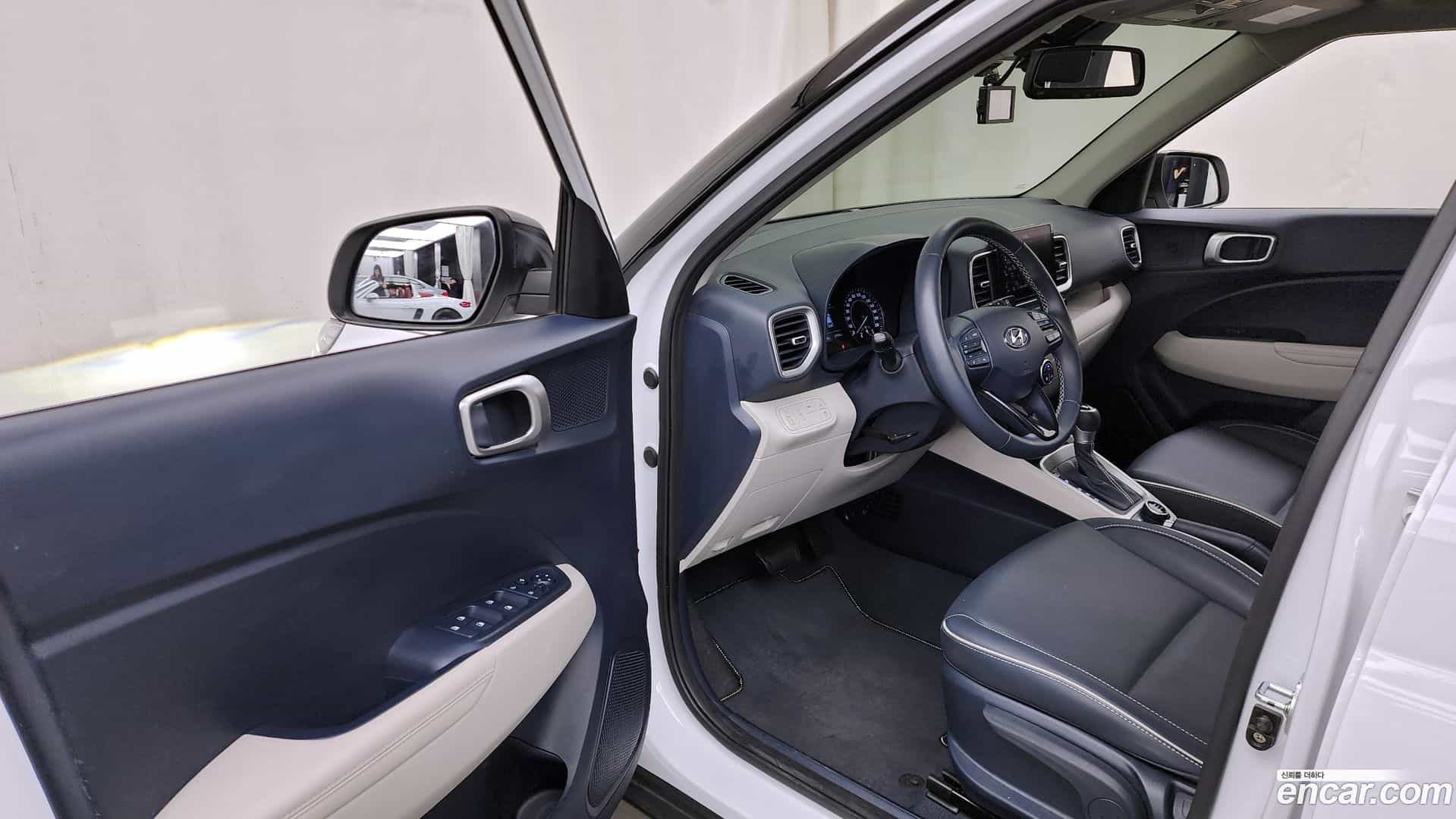 Venue Hyundai 2022.6-INNER-010