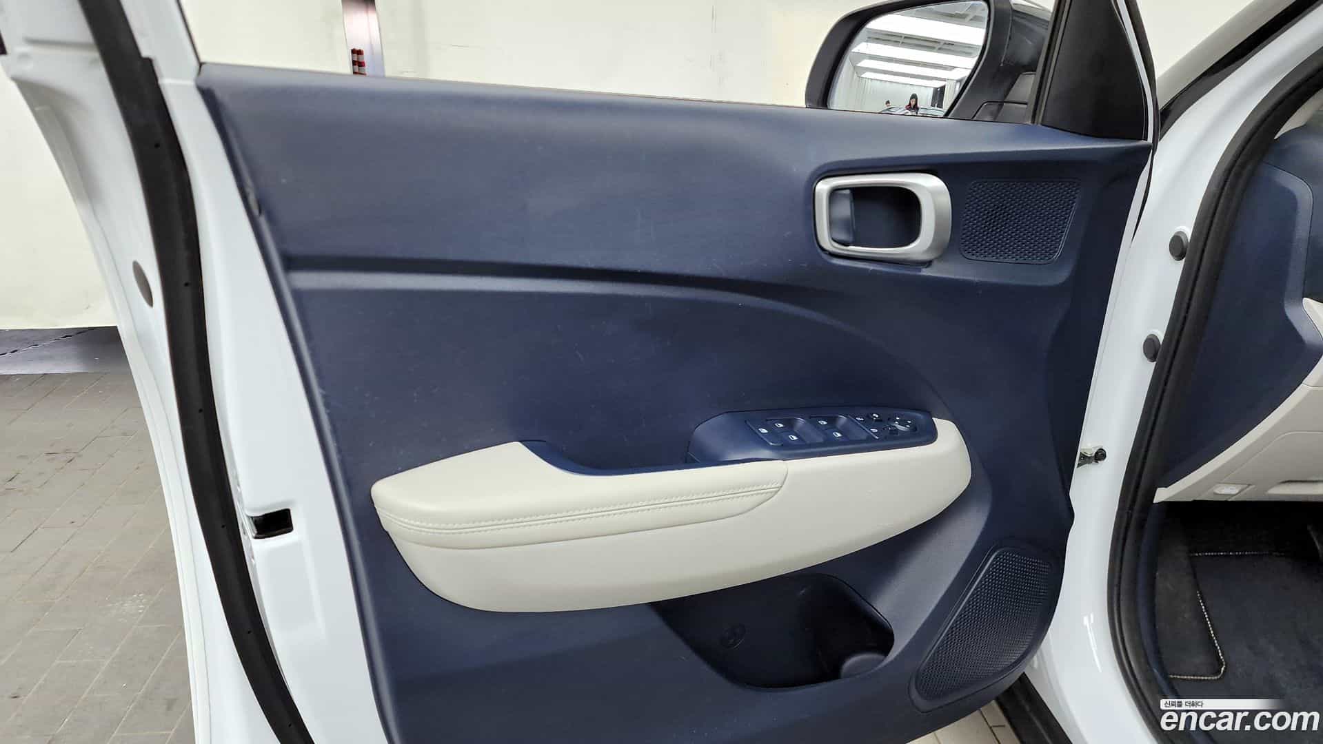 Venue Hyundai 2022.6-INNER-034