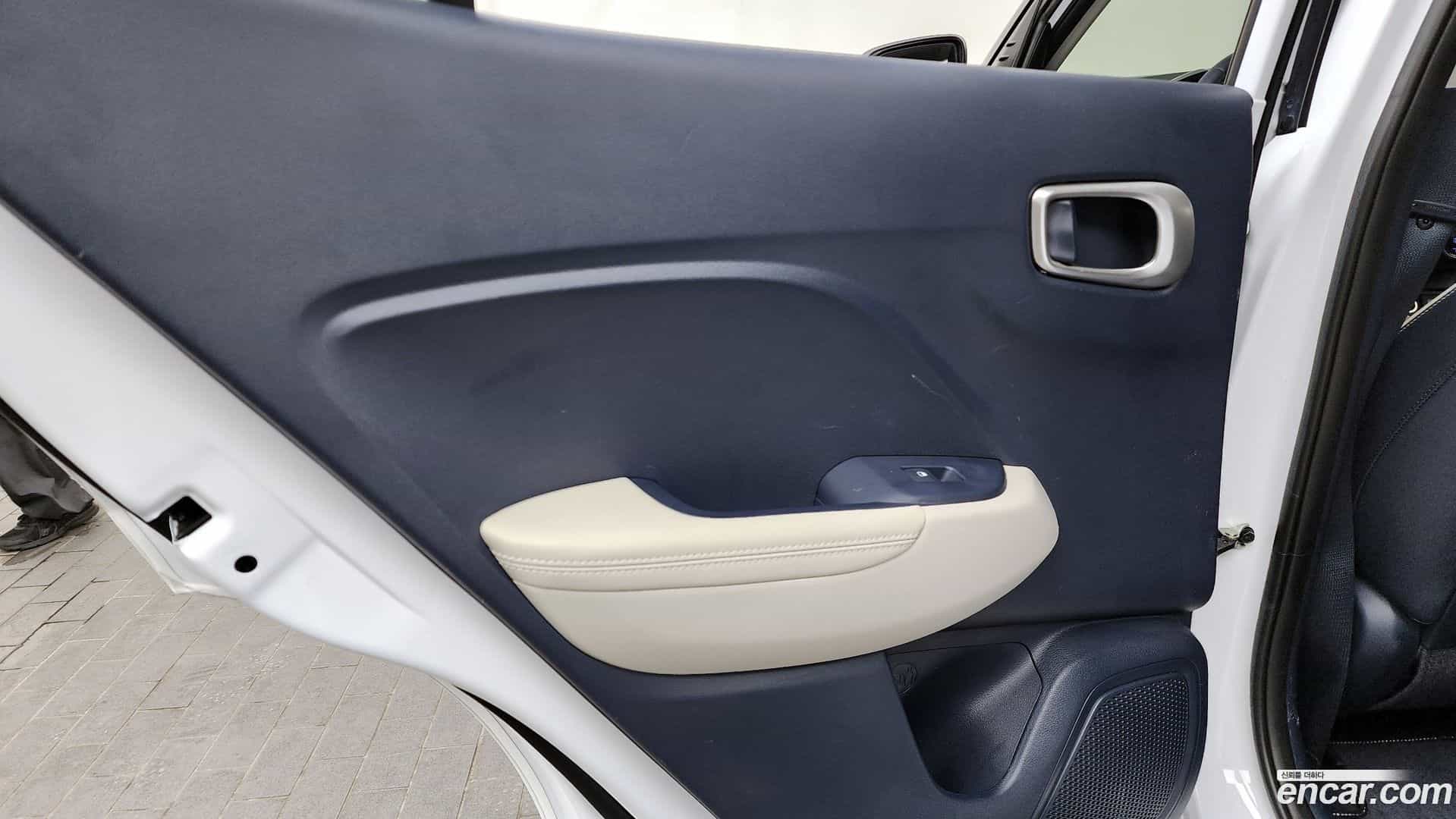 Venue Hyundai 2022.6-INNER-035