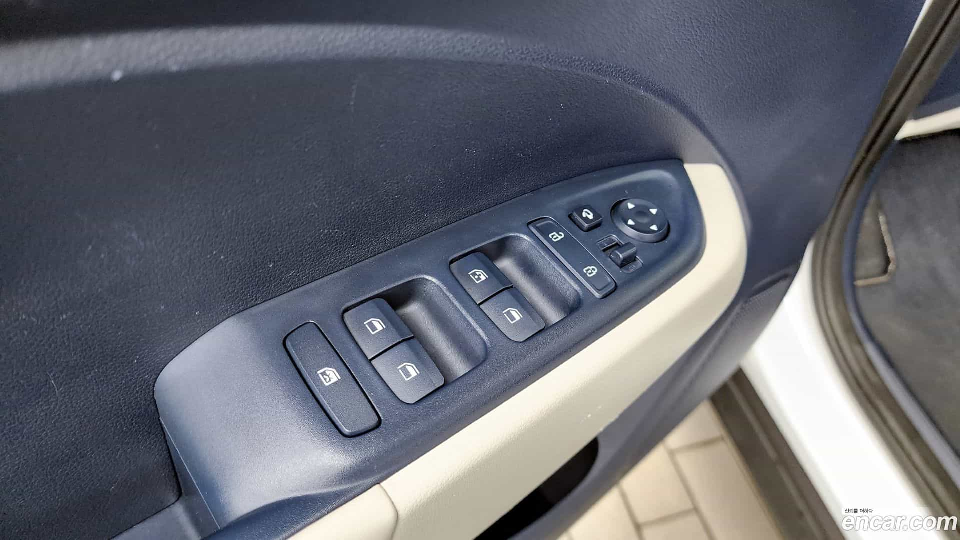 Venue Hyundai 2022.6-OPTION-042
