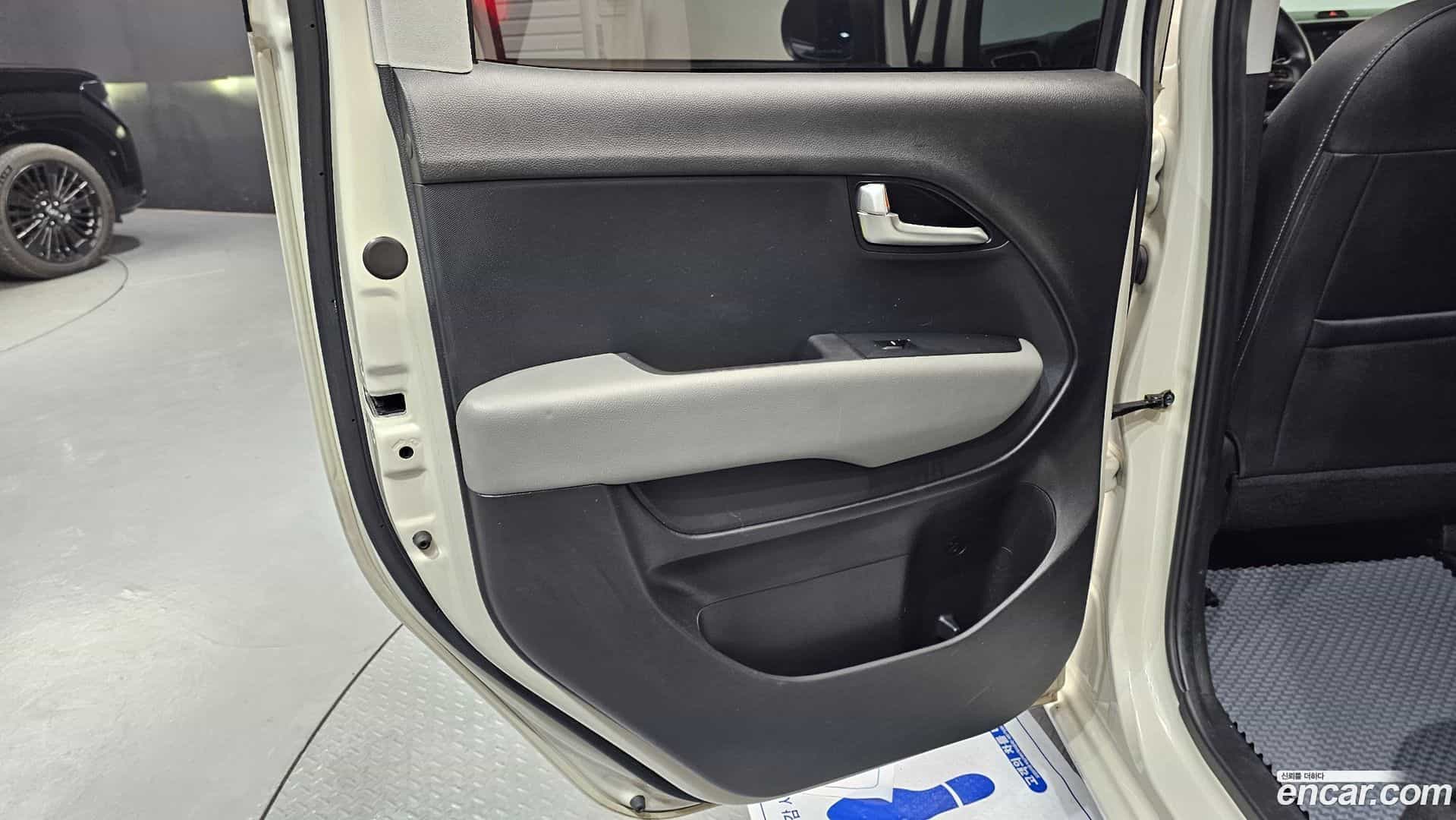 RAY Kia 2021.6-INNER-035