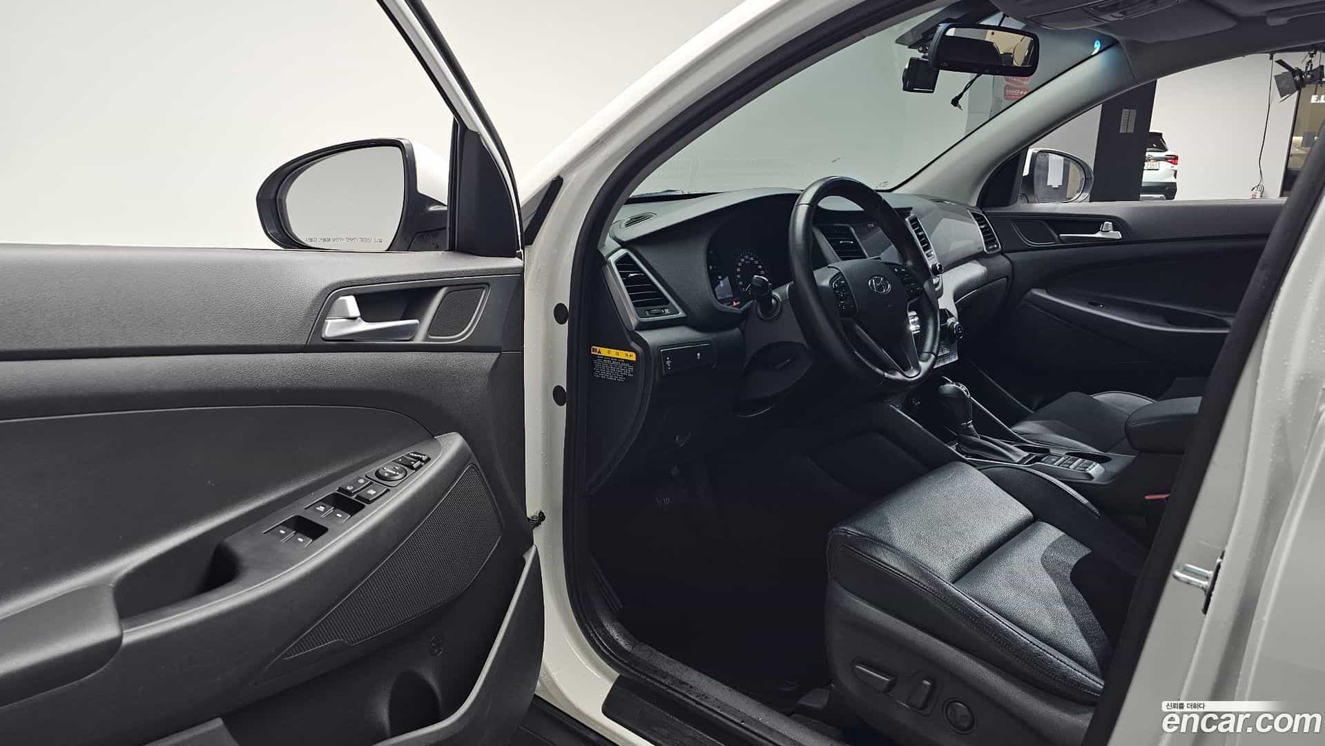 Tucson Hyundai 2016.5-INNER-010