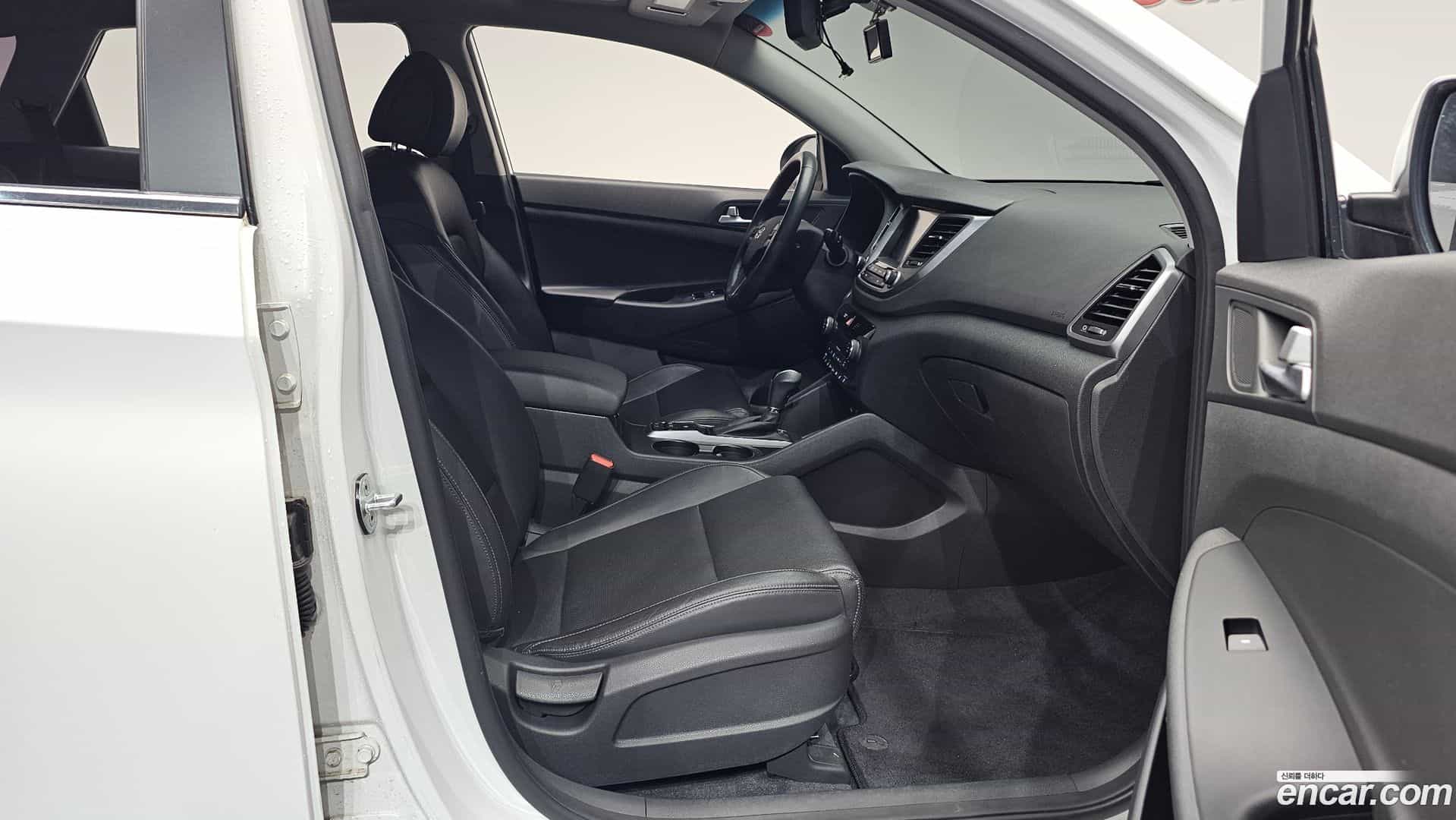 Tucson Hyundai 2016.5-INNER-036