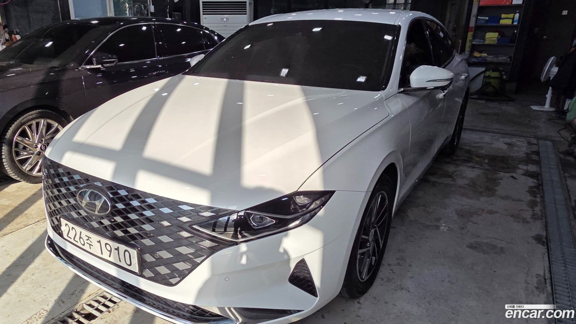 Main__Slider__Photo:Grandeur Hyundai 2020.3-0