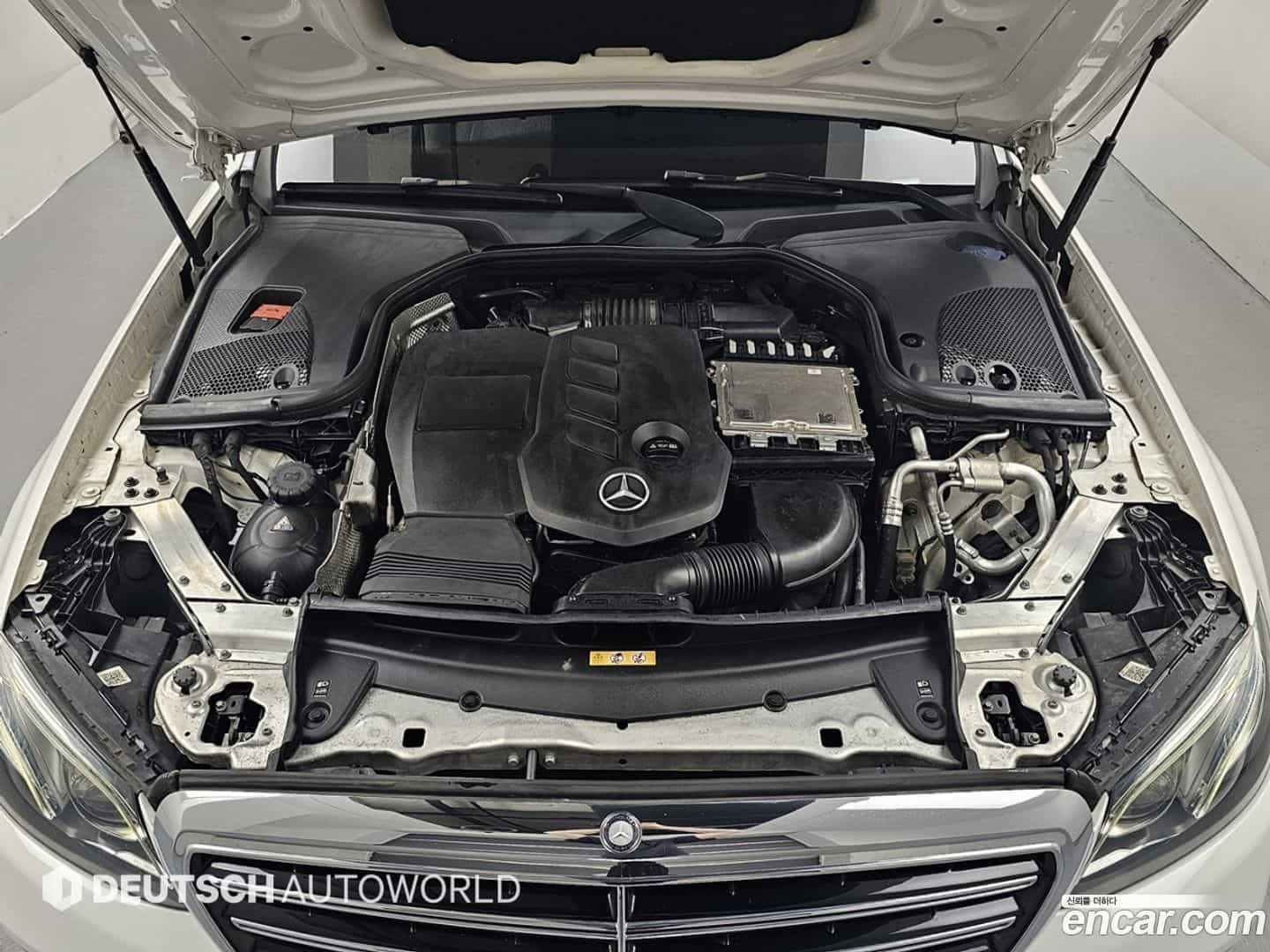 E-Class Mercedes-Benz 2016.8-OUTER-006