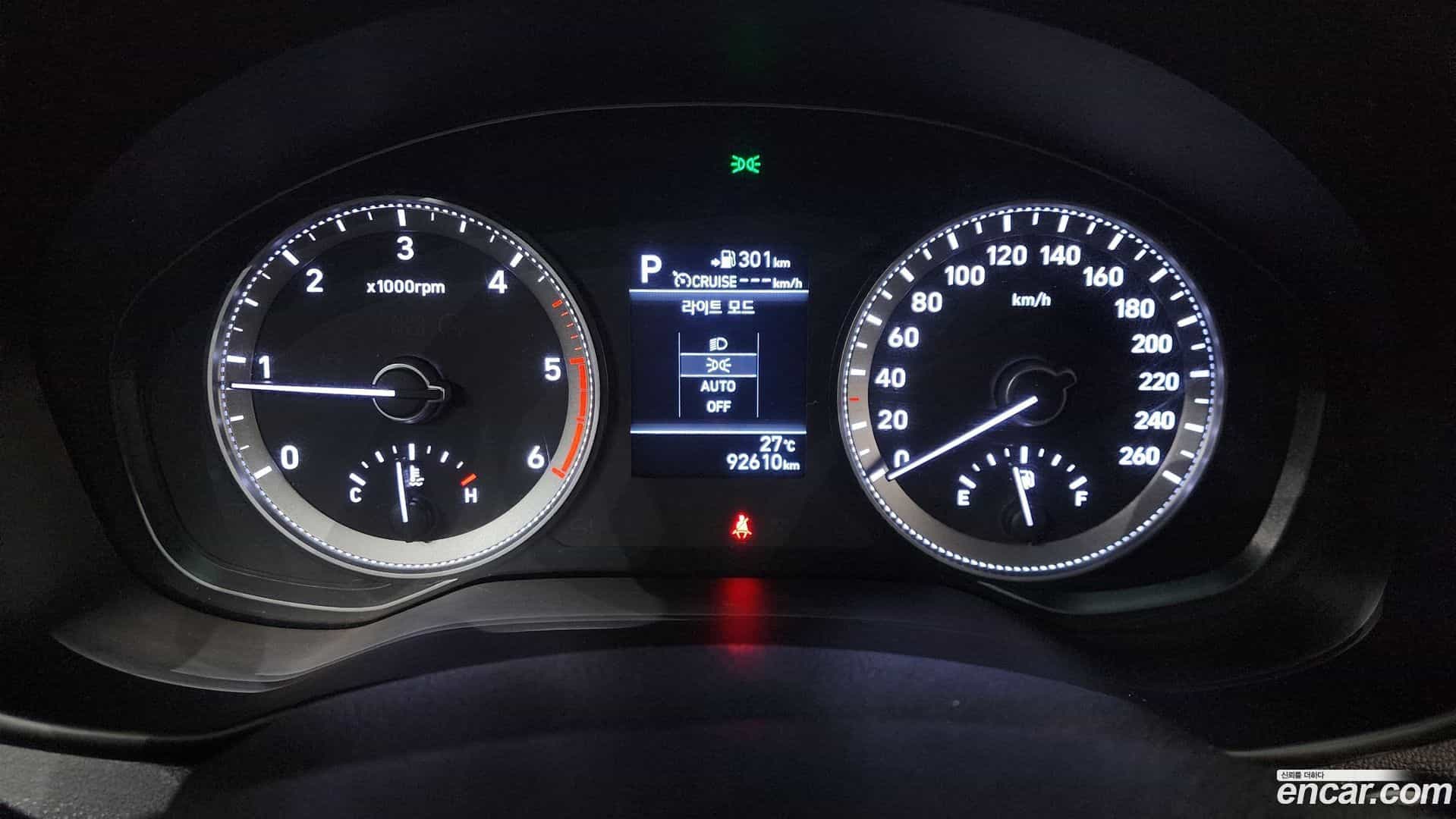 Grandeur Hyundai 2018.3-INNER-008