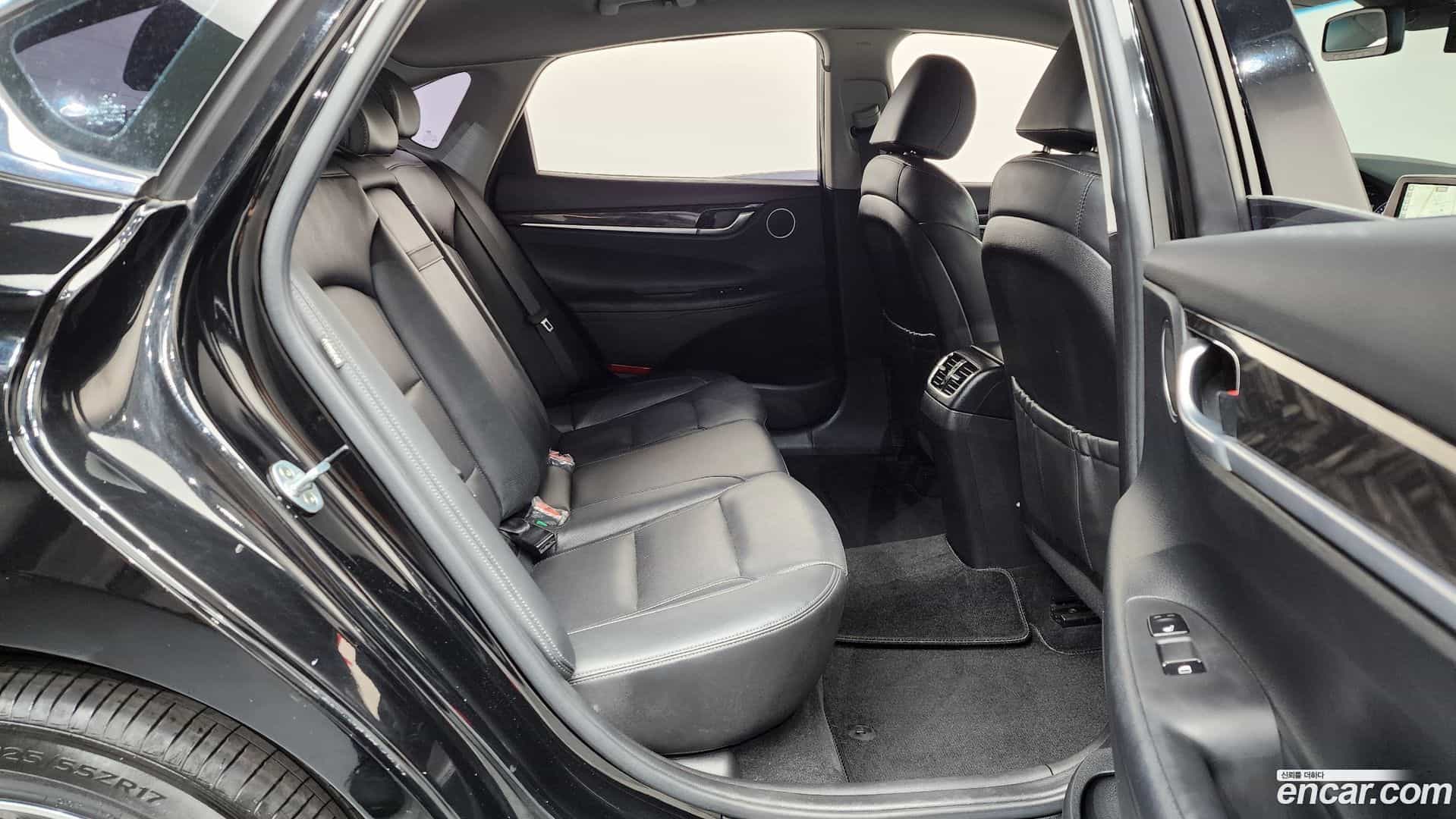 Grandeur Hyundai 2018.3-OPTION-015