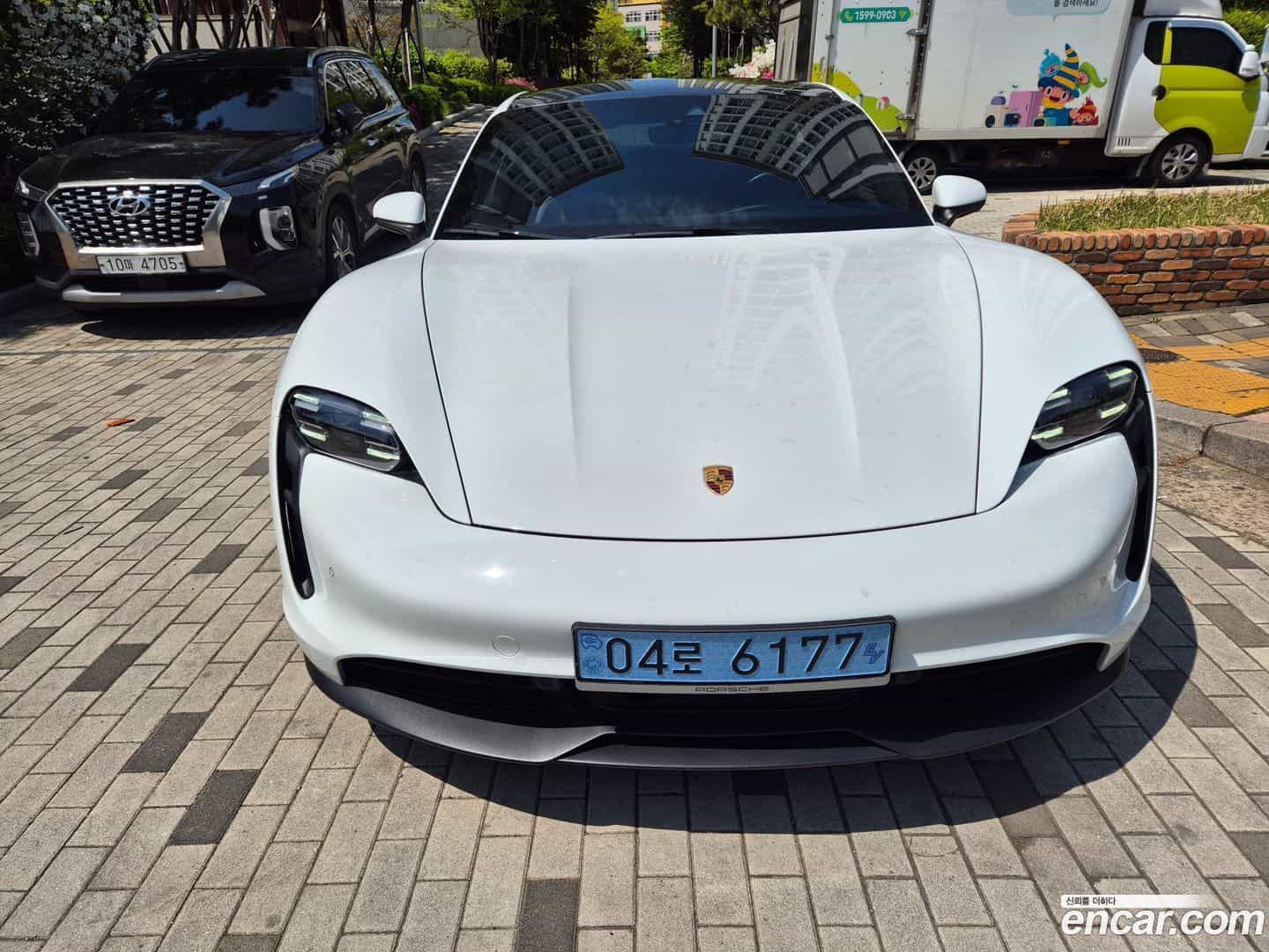 Taycan Porsche 2021.11-OUTER-003