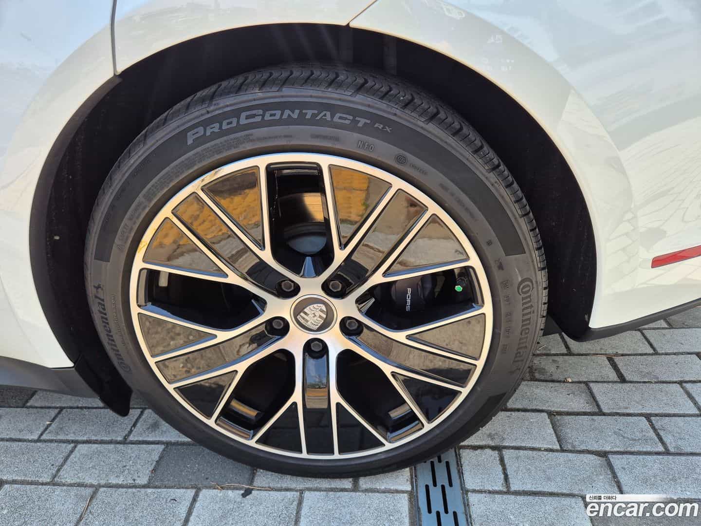 Taycan Porsche 2021.11-OUTER-005