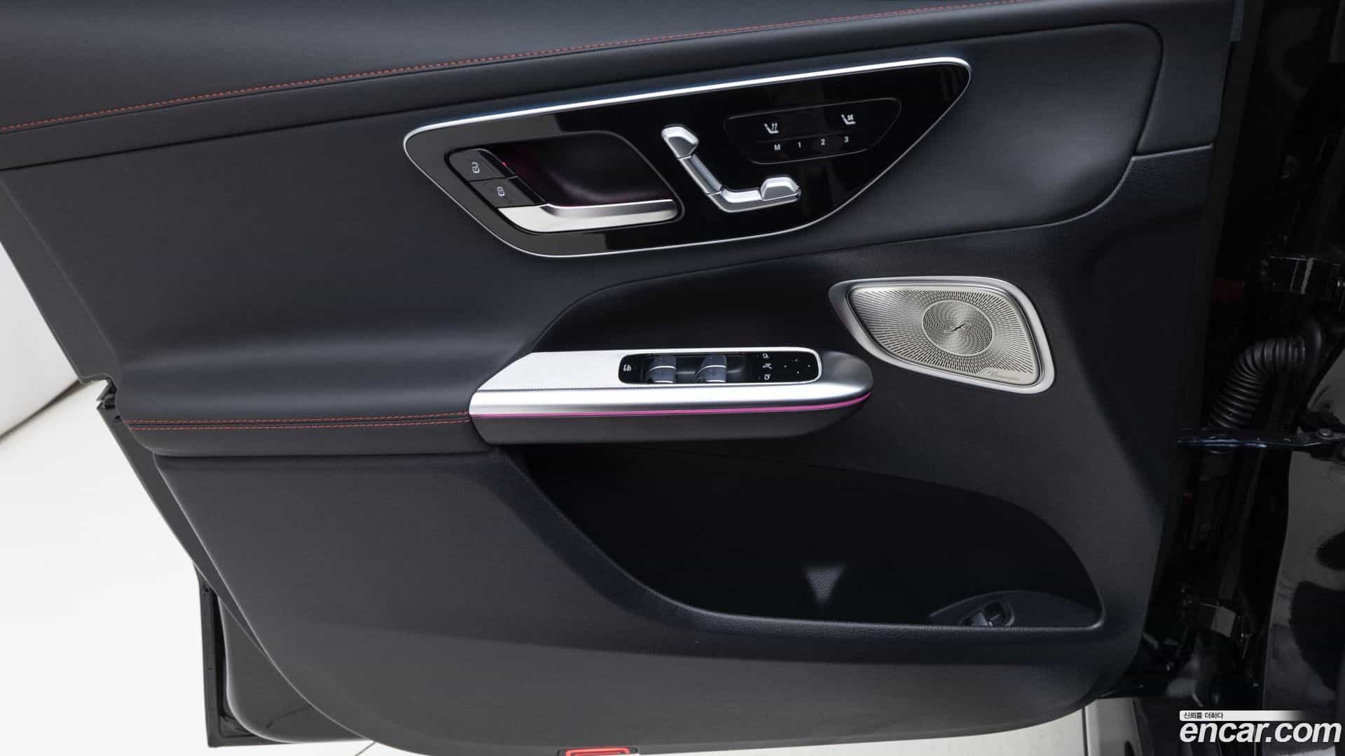 GLC-Class Mercedes-Benz 2025.8-OPTION-016