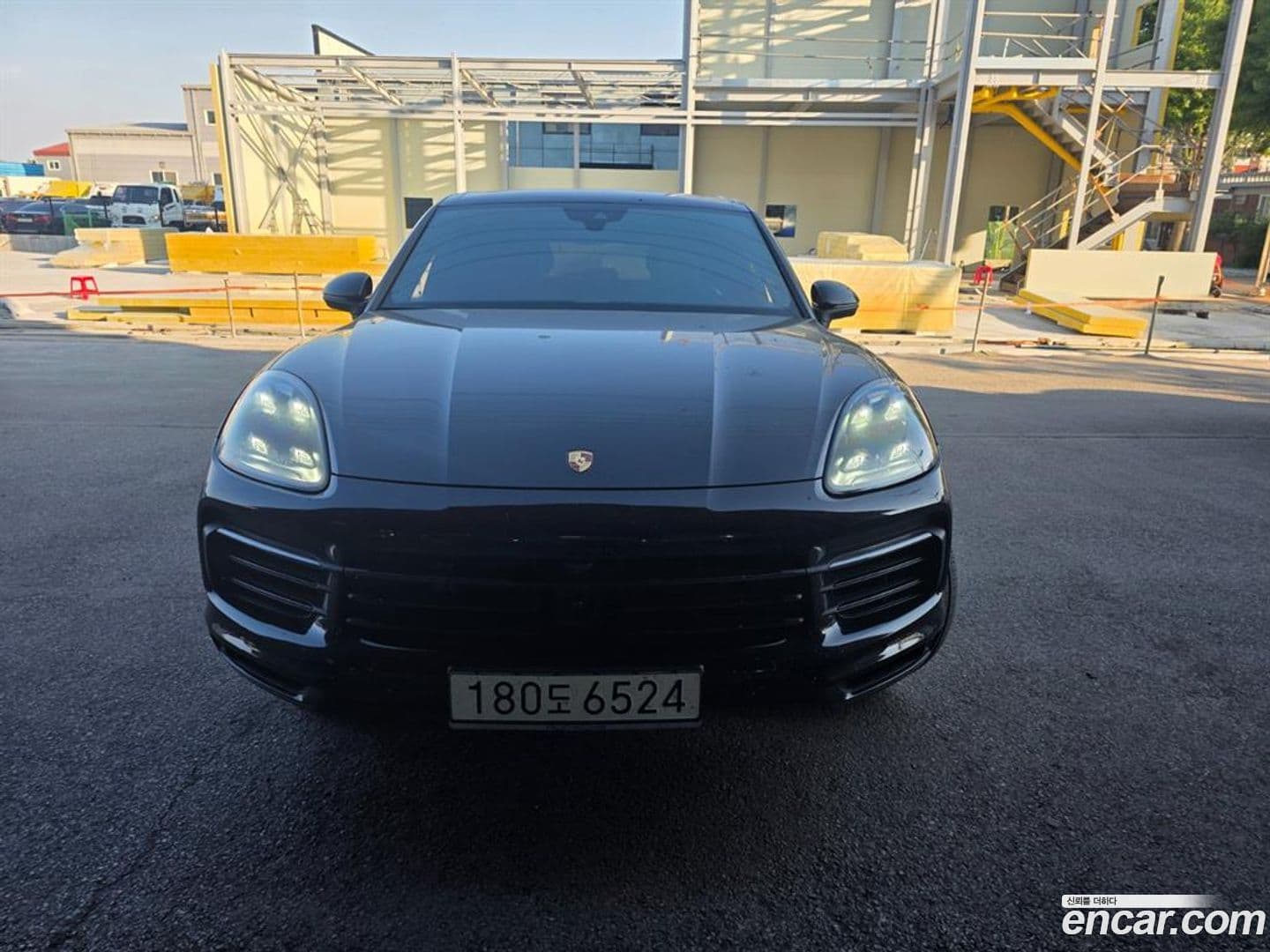 Main__Slider__Photo:Cayenne Porsche 2020.5-0