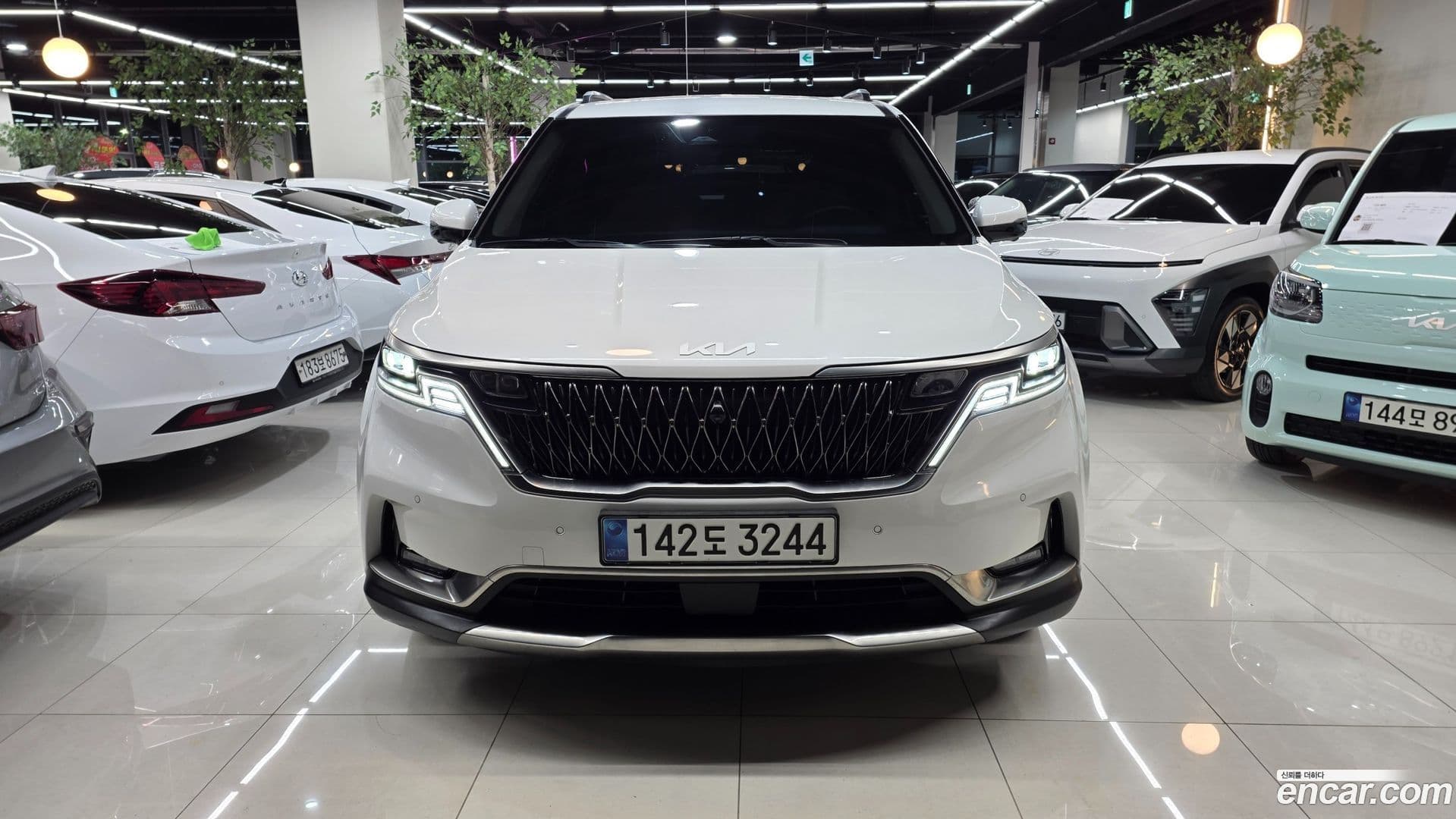 Main__Slider__Photo:Canival Kia 2023.8-0
