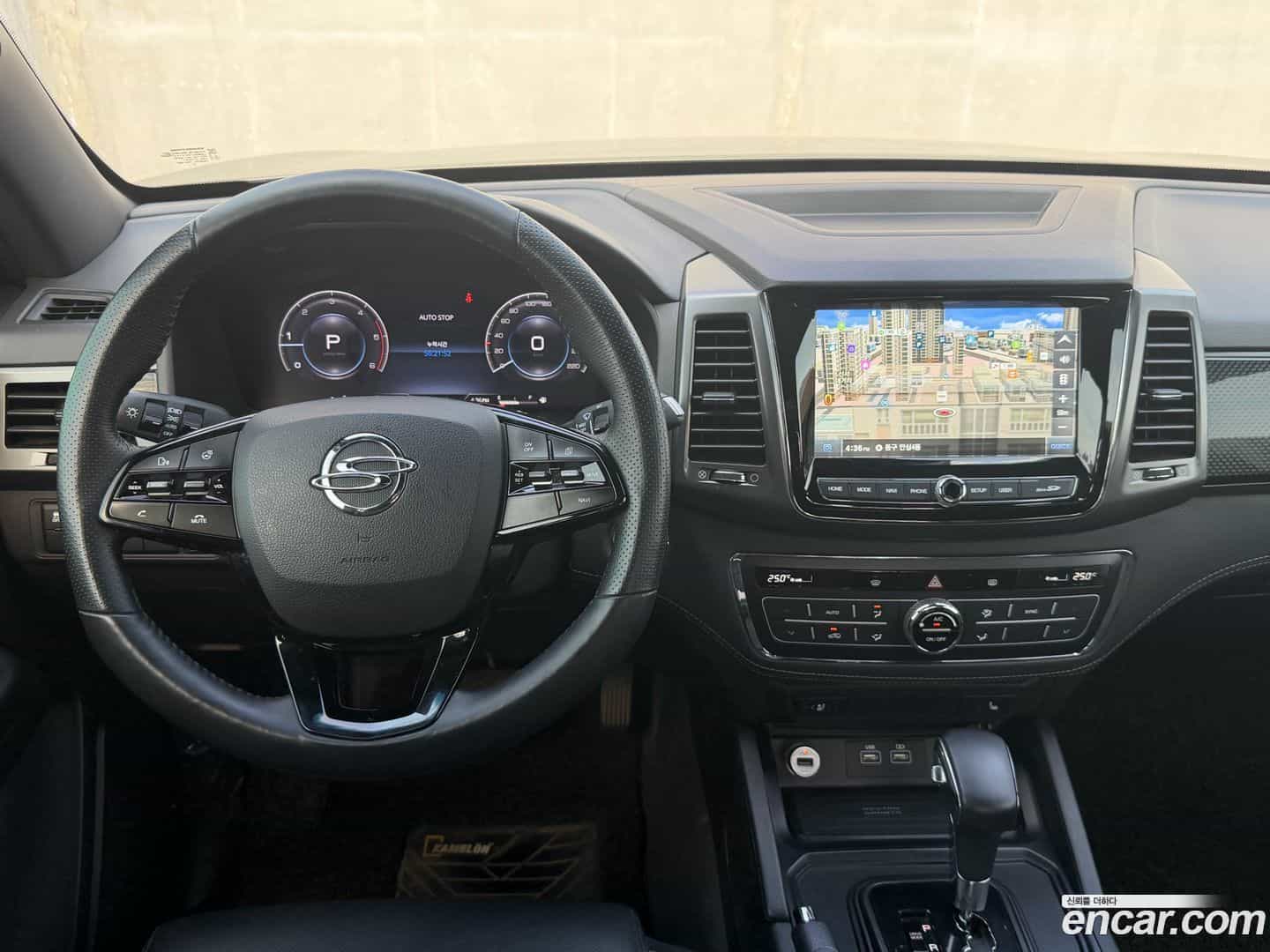 Rexton KG Mobility 2023.0-INNER-009