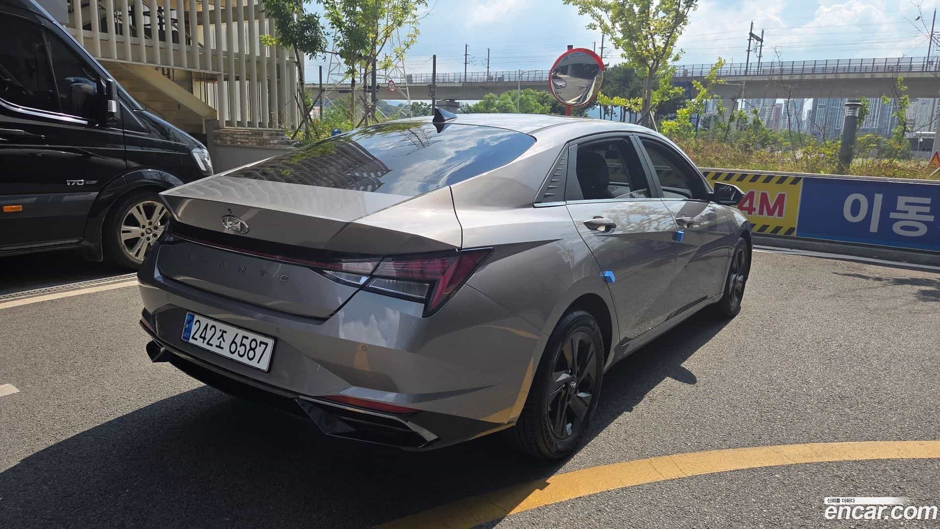 AVANTE Hyundai 2022.0-OUTER-004