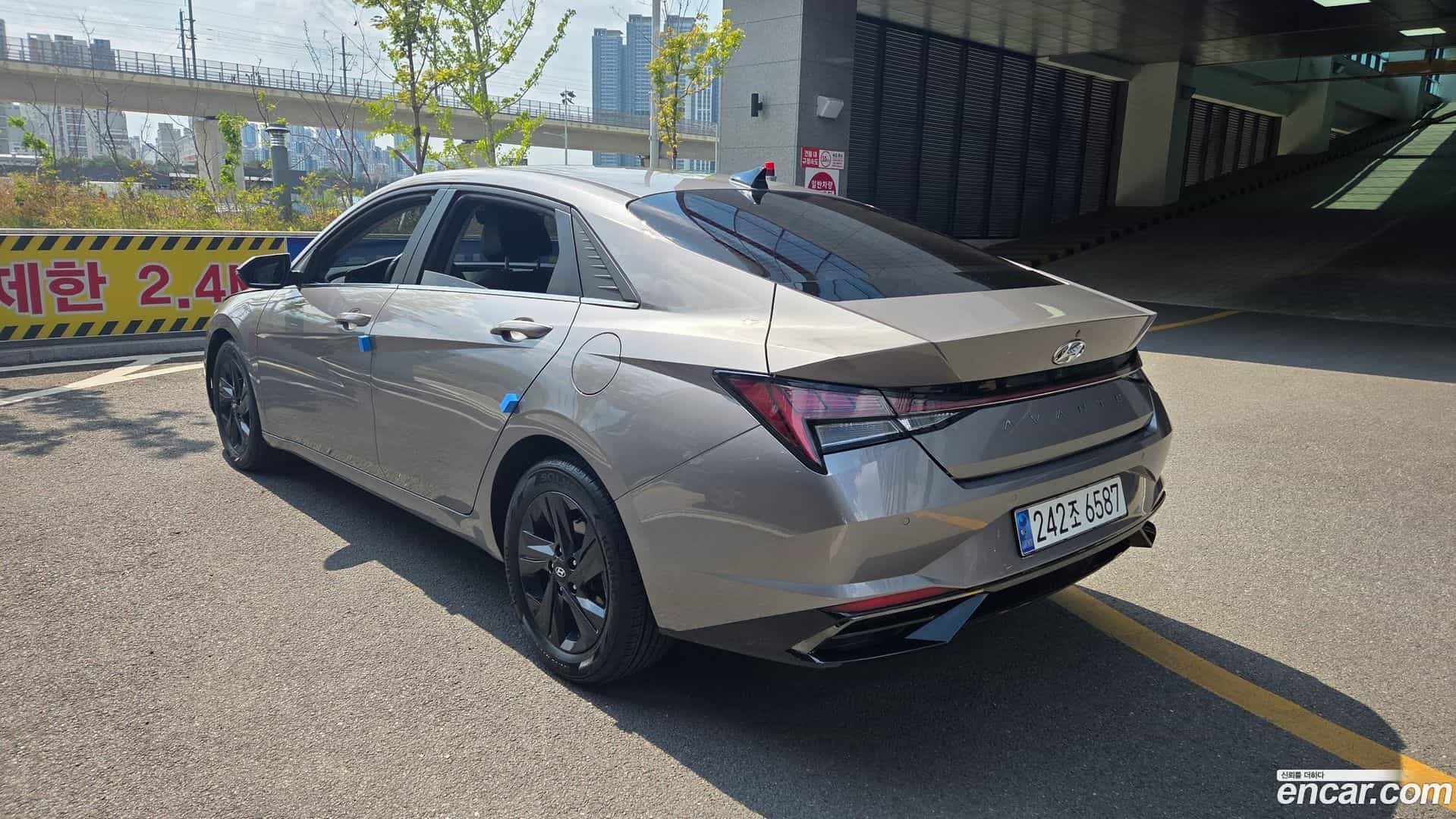 AVANTE Hyundai 2022.0-OUTER-005