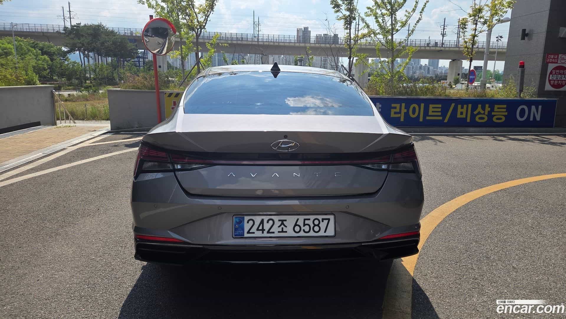 AVANTE Hyundai 2022.0-OUTER-006