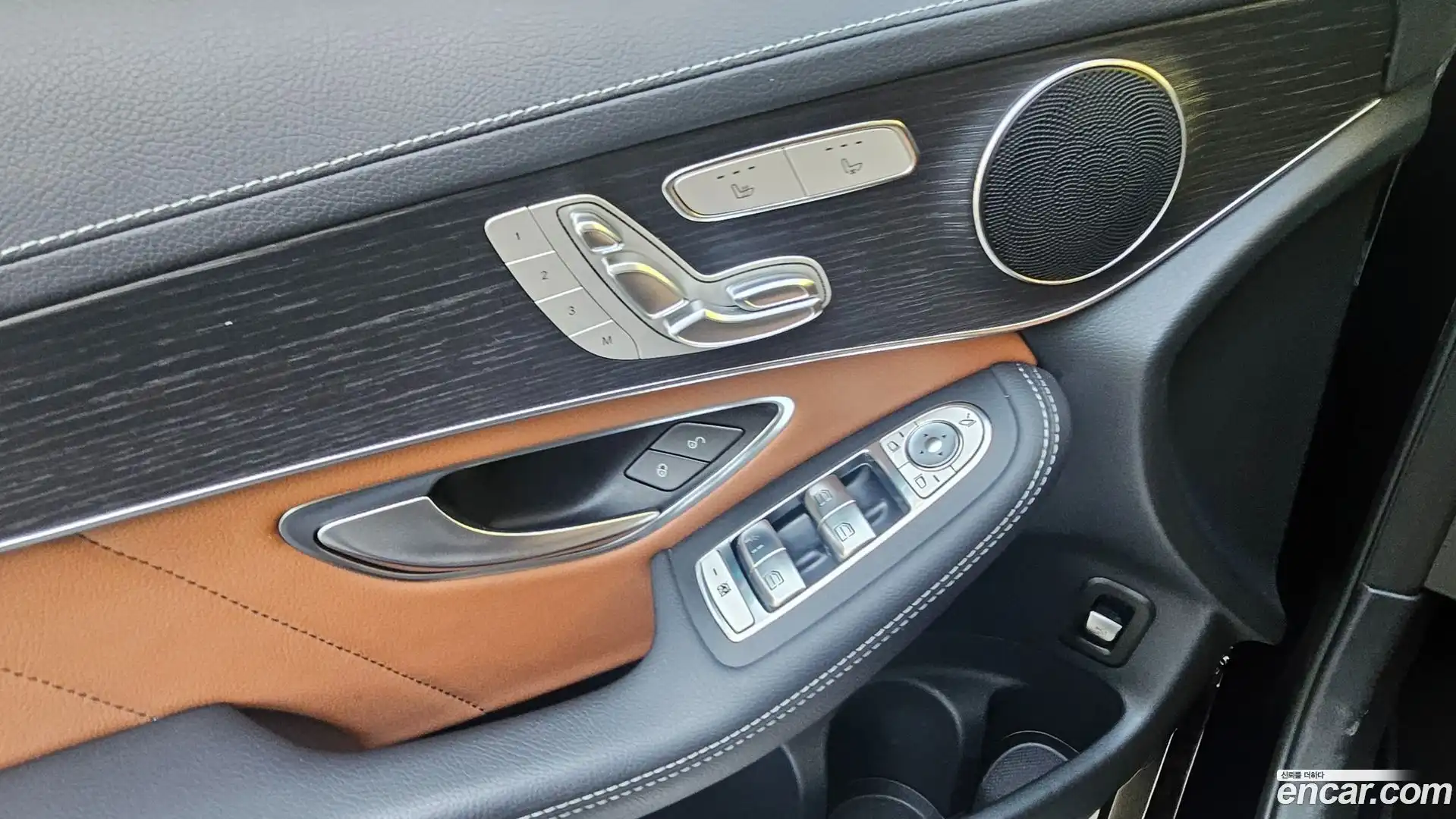 GLC-Class Mercedes-Benz 2022.5-OPTION-015