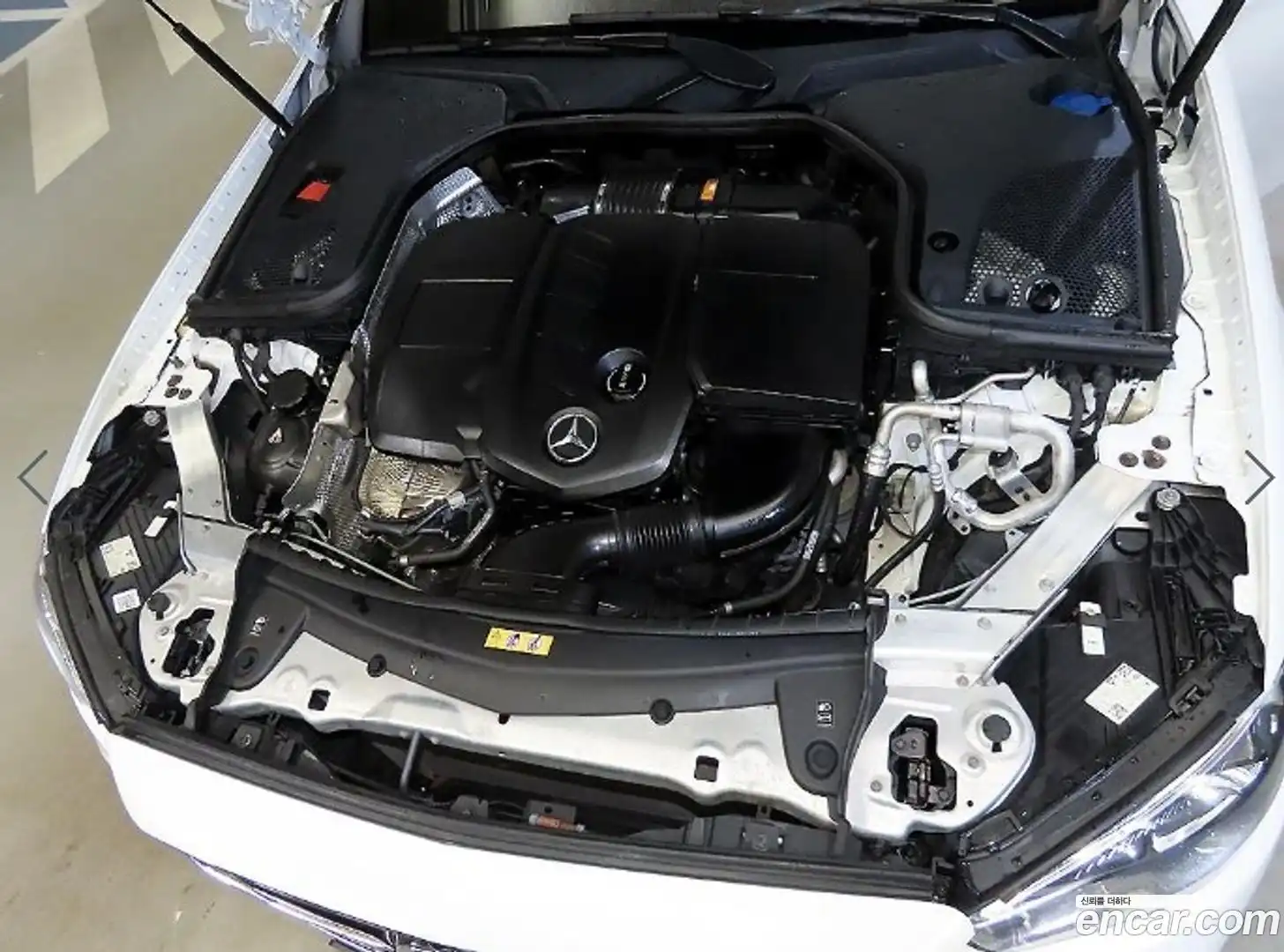 E-Class Mercedes-Benz 2020.11-OPTION-023