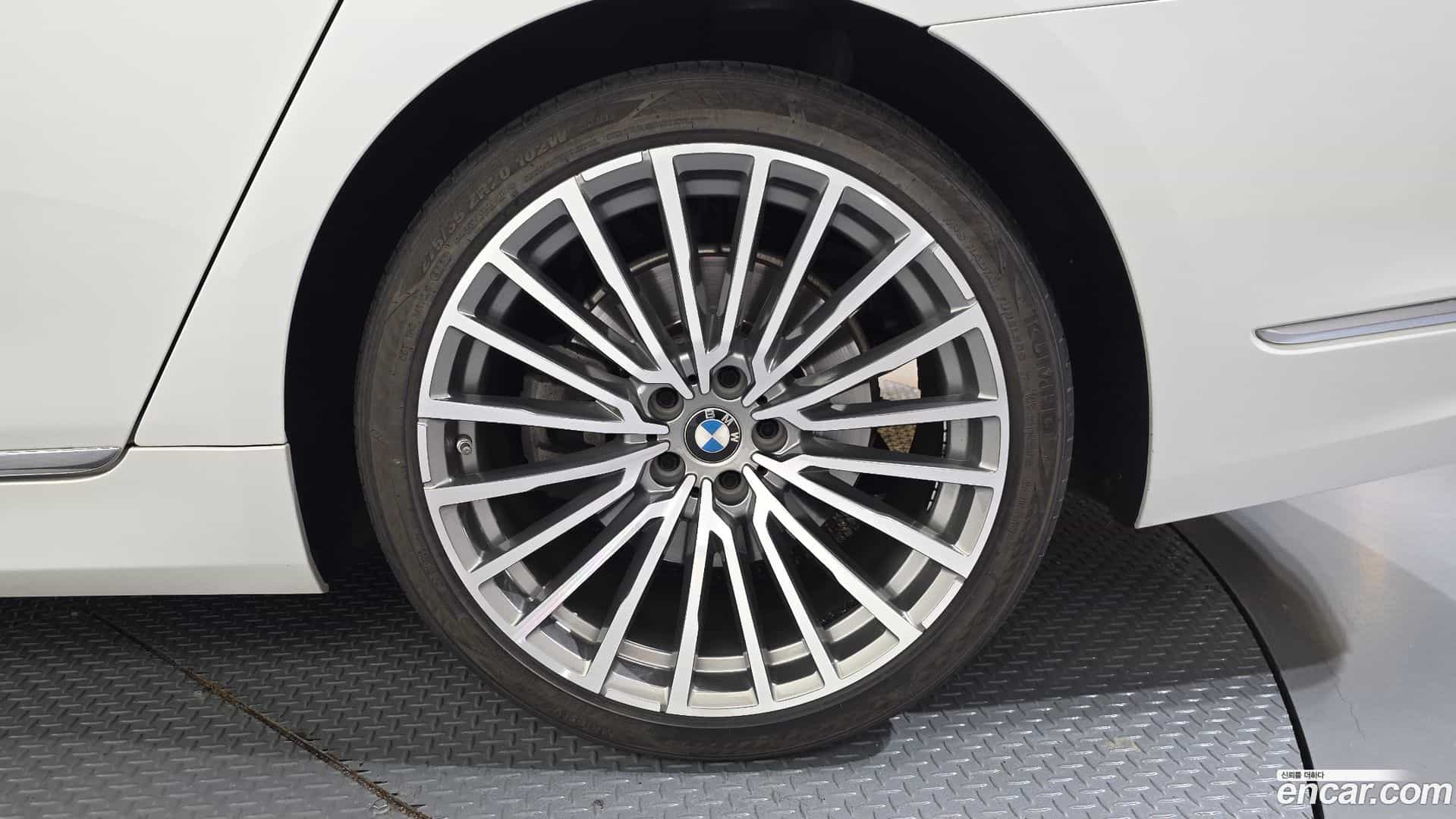 7-Series BMW 2021.9-OUTER-031