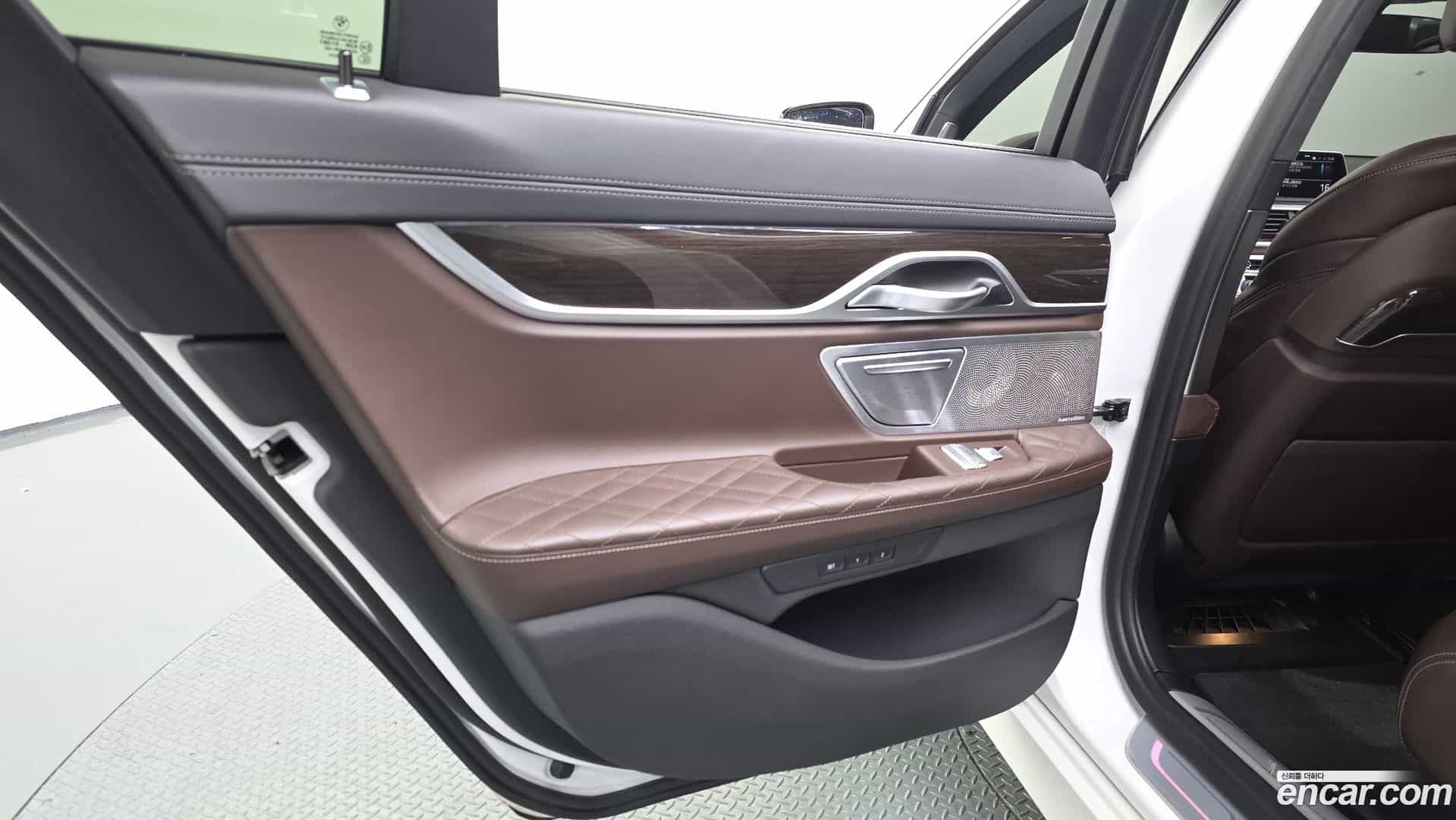 7-Series BMW 2021.9-INNER-035