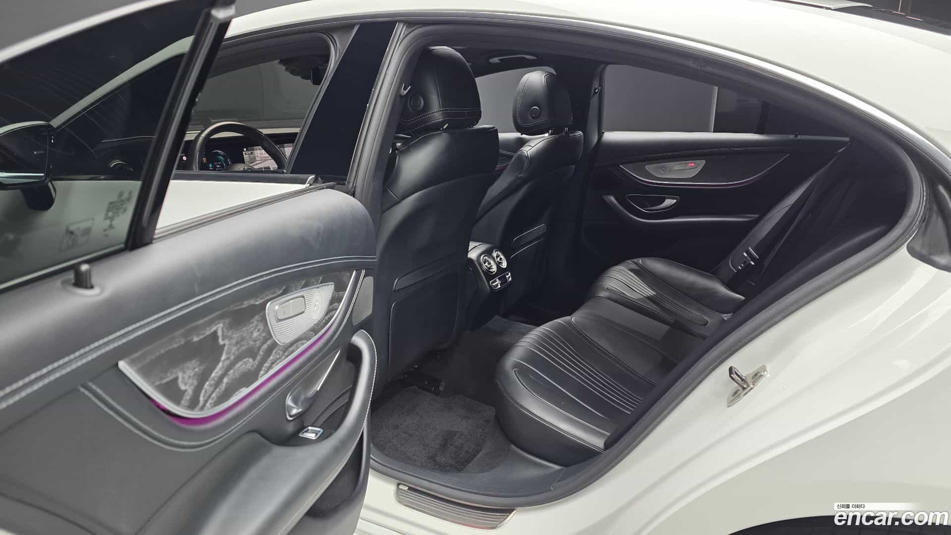 CLS-Class Mercedes-Benz 2023.7-INNER-036