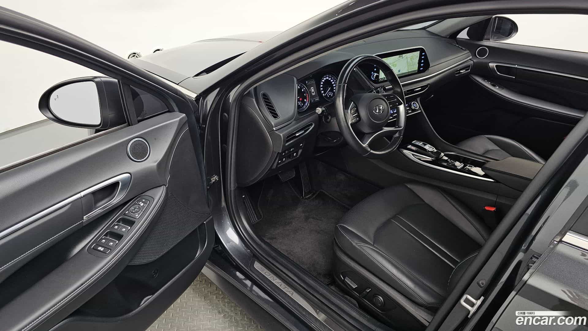 Sonata Hyundai 2023.1-INNER-010