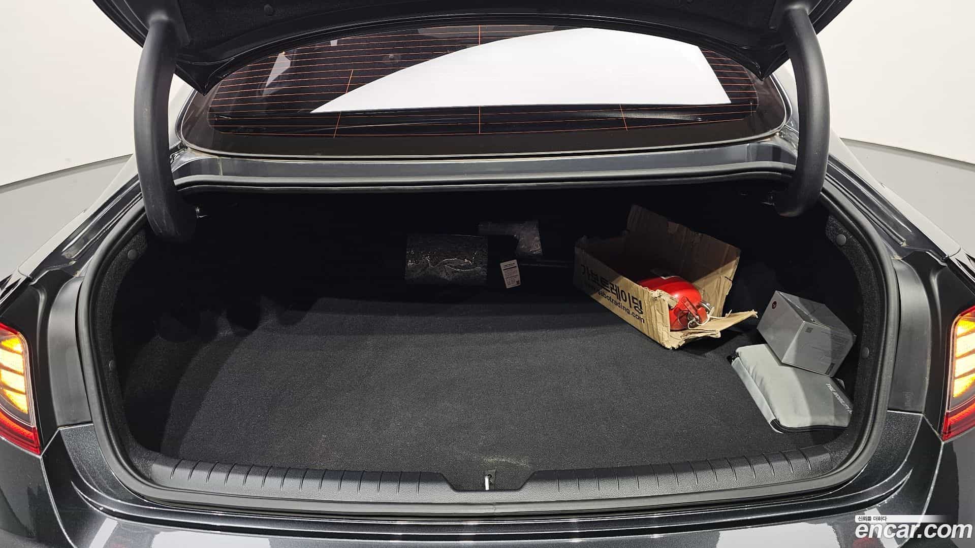 Sonata Hyundai 2023.1-OPTION-043