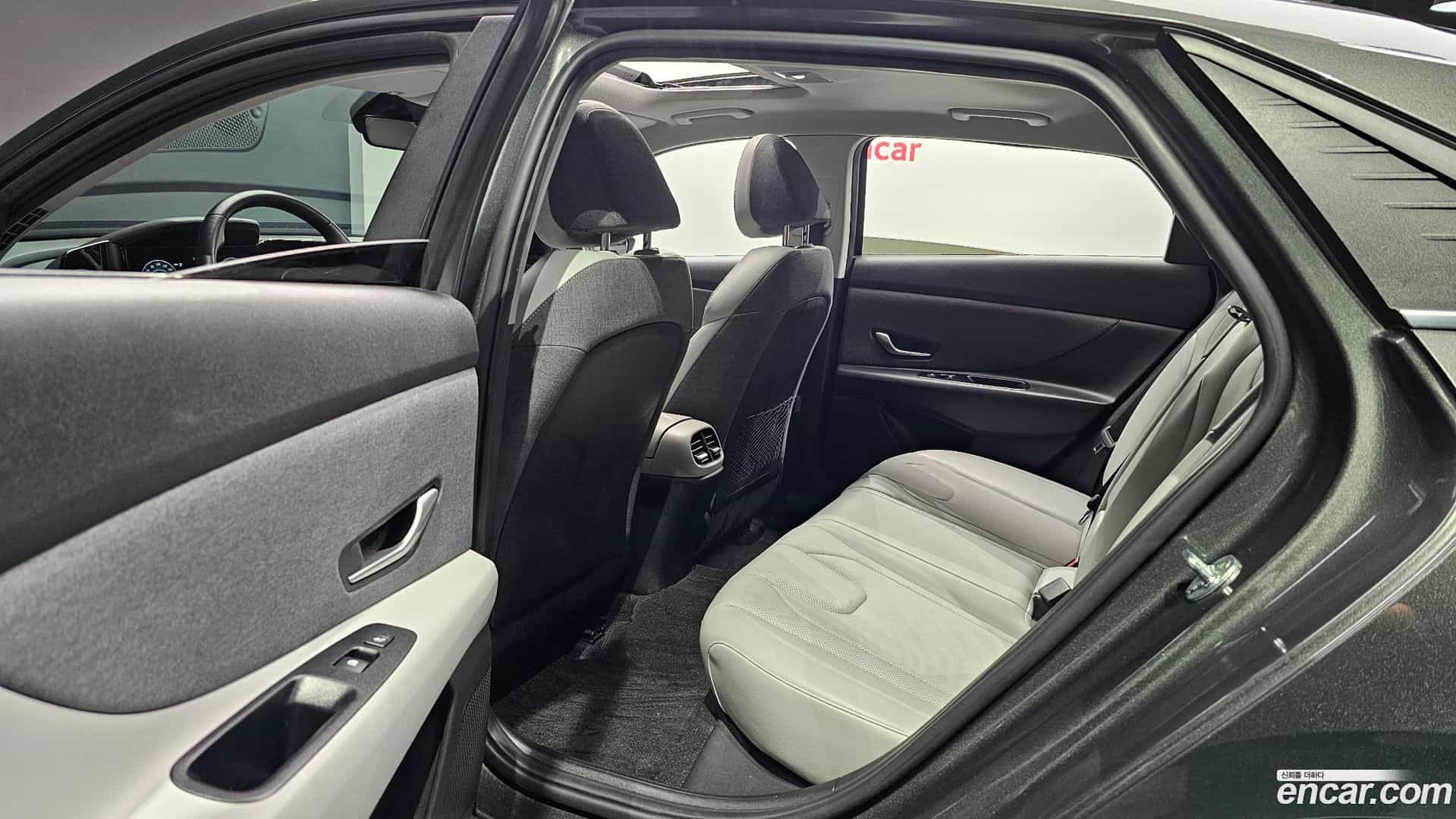 AVANTE Hyundai 2021.4-OPTION-015