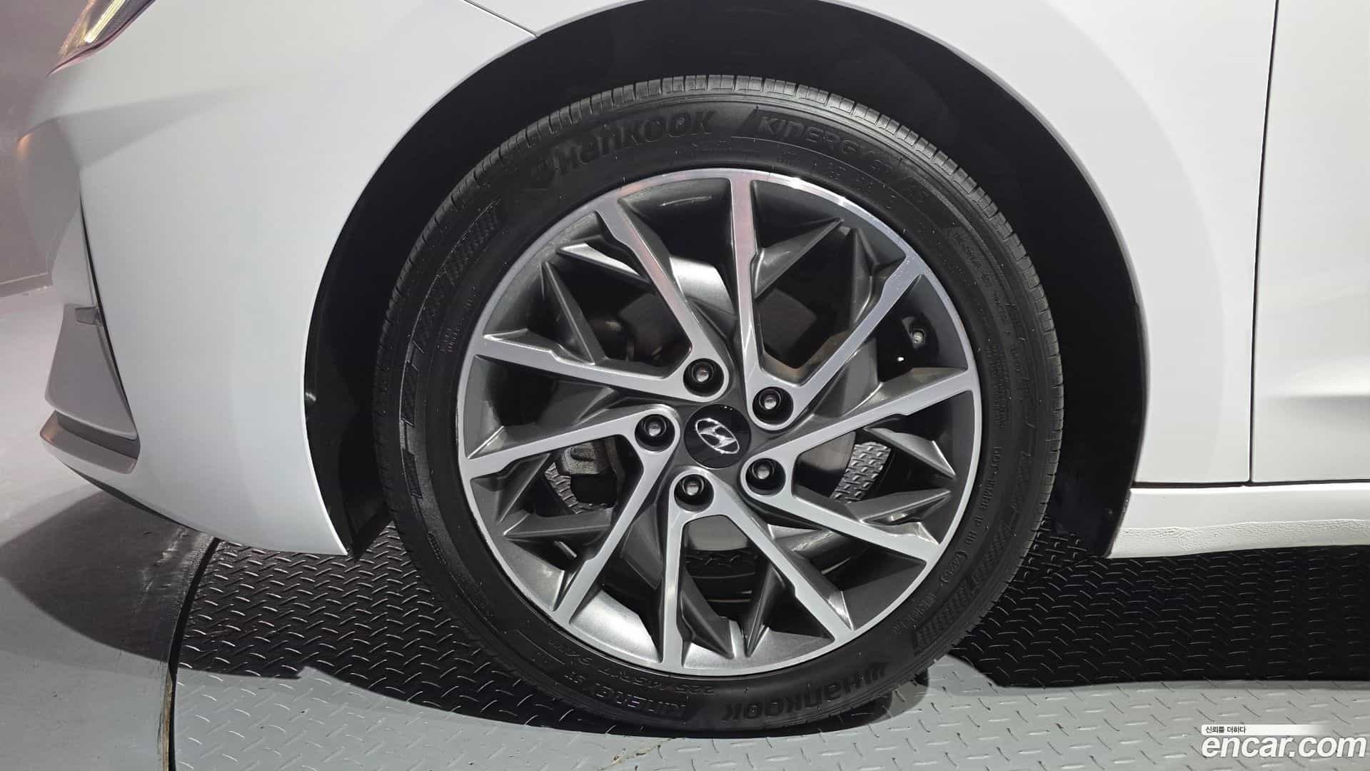 AVANTE Hyundai 2020.1-OUTER-005