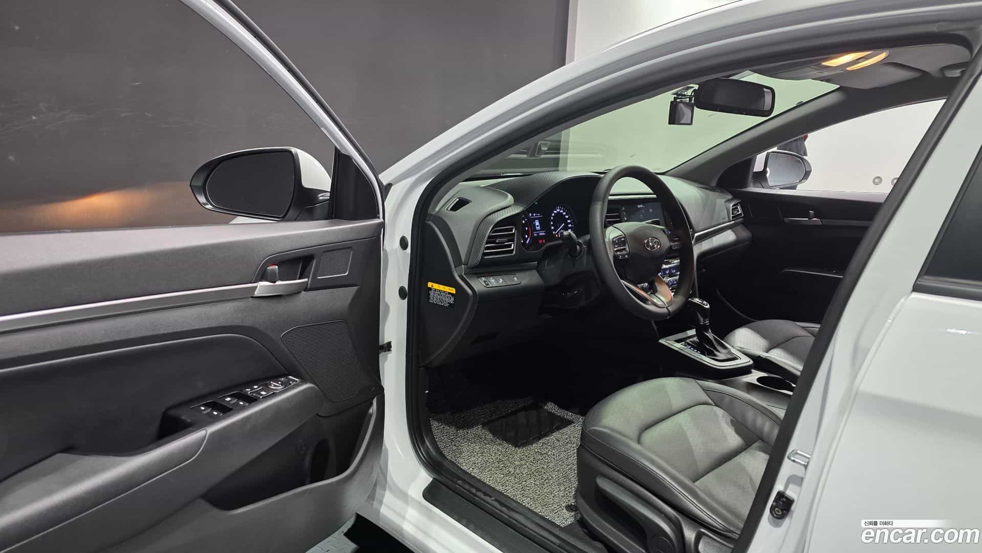 AVANTE Hyundai 2020.1-INNER-010