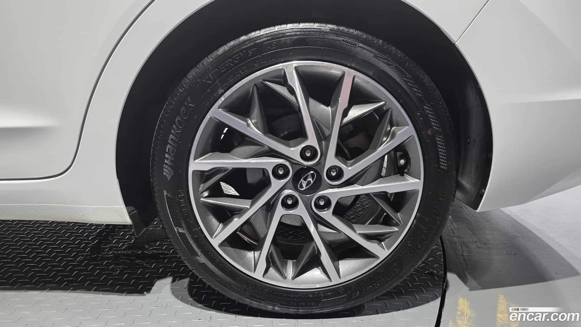 AVANTE Hyundai 2020.1-OUTER-031