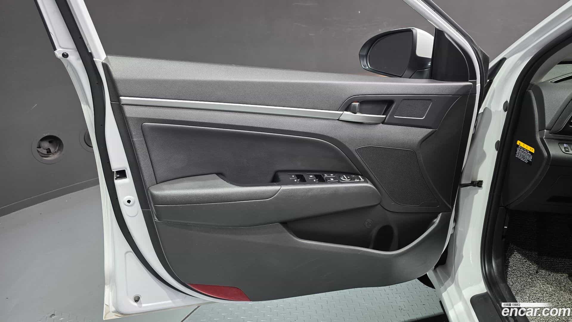 AVANTE Hyundai 2020.1-INNER-034