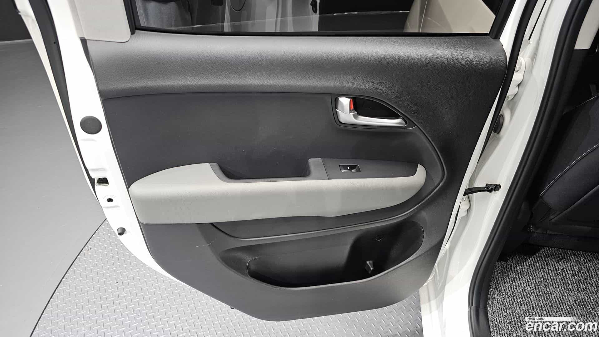 RAY Kia 2023.7-INNER-035