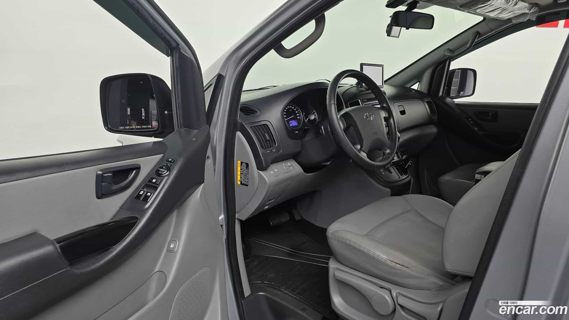 Starex Hyundai 2019.5-INNER-010