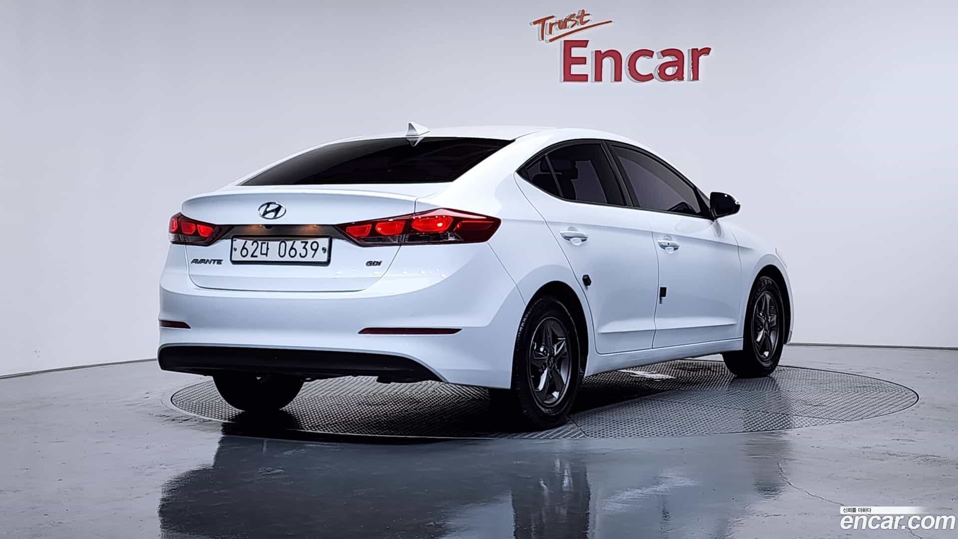 AVANTE Hyundai 2015.9-OUTER-002